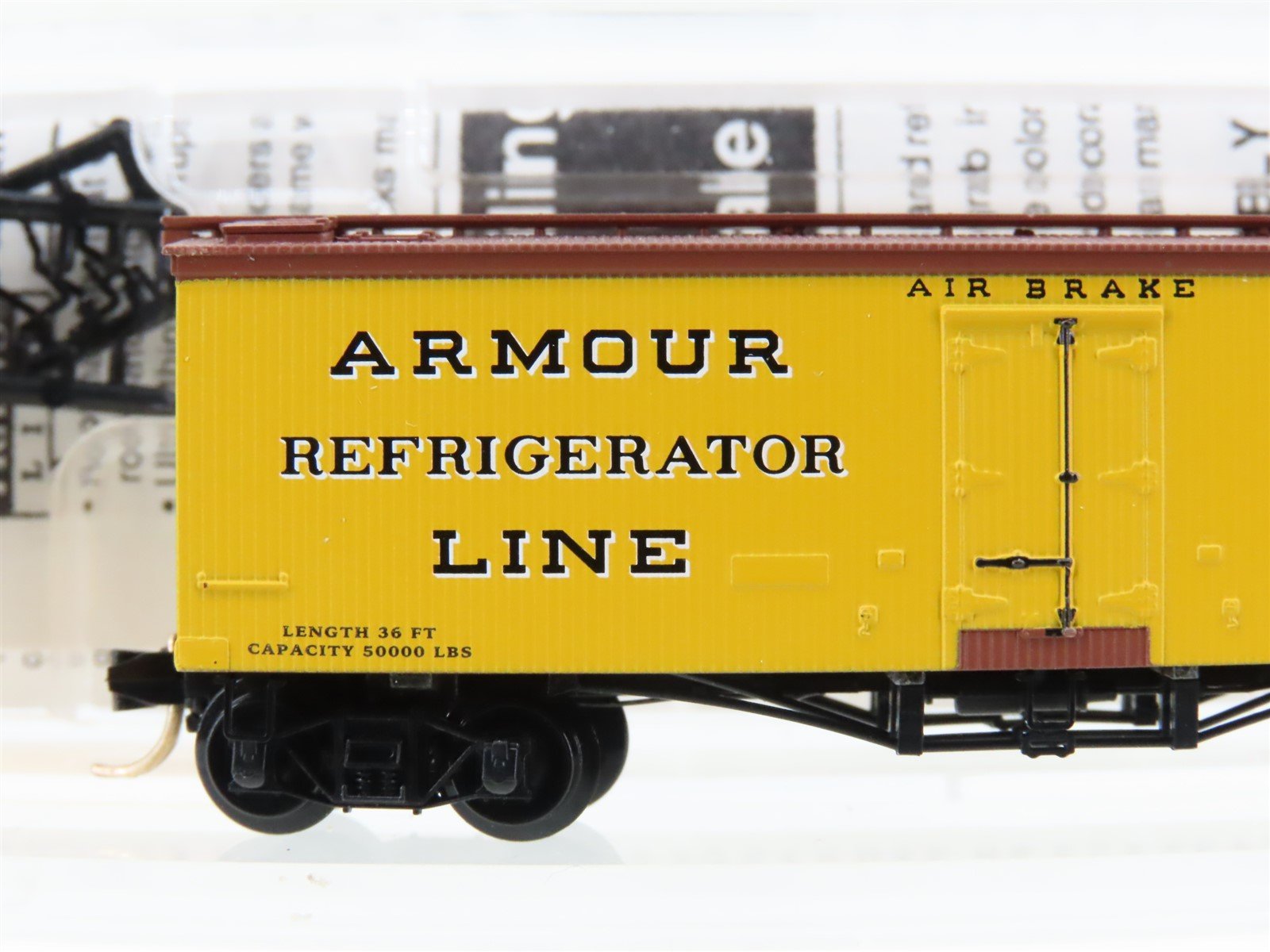 N Scale Micro-Trains MTL 58030 Armour Refrigerator Line 36' Wood Reefer #7306