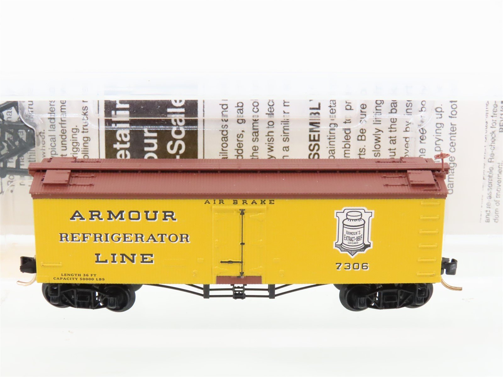 N Scale Micro-Trains MTL 58030 Armour Refrigerator Line 36' Wood Reefer #7306