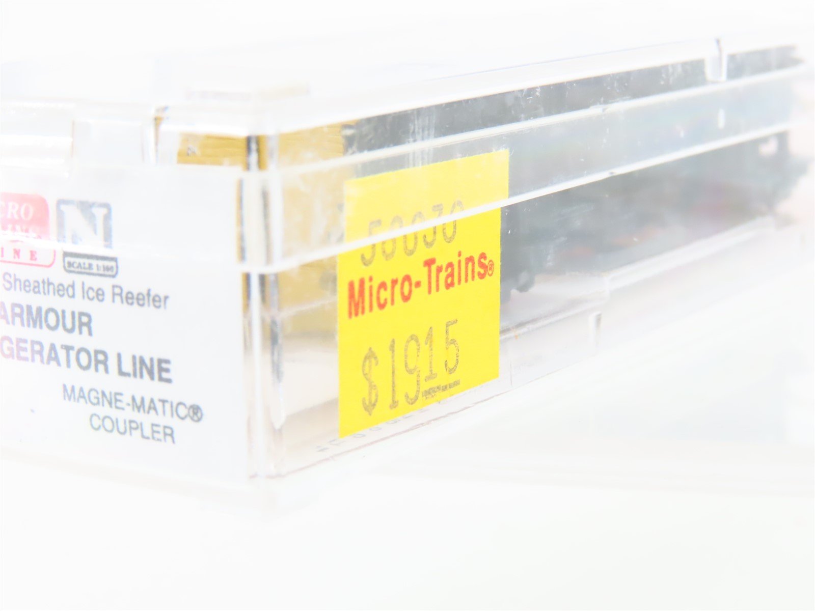 N Scale Micro-Trains MTL 58030 Armour Refrigerator Line 36' Wood Reefer #7306