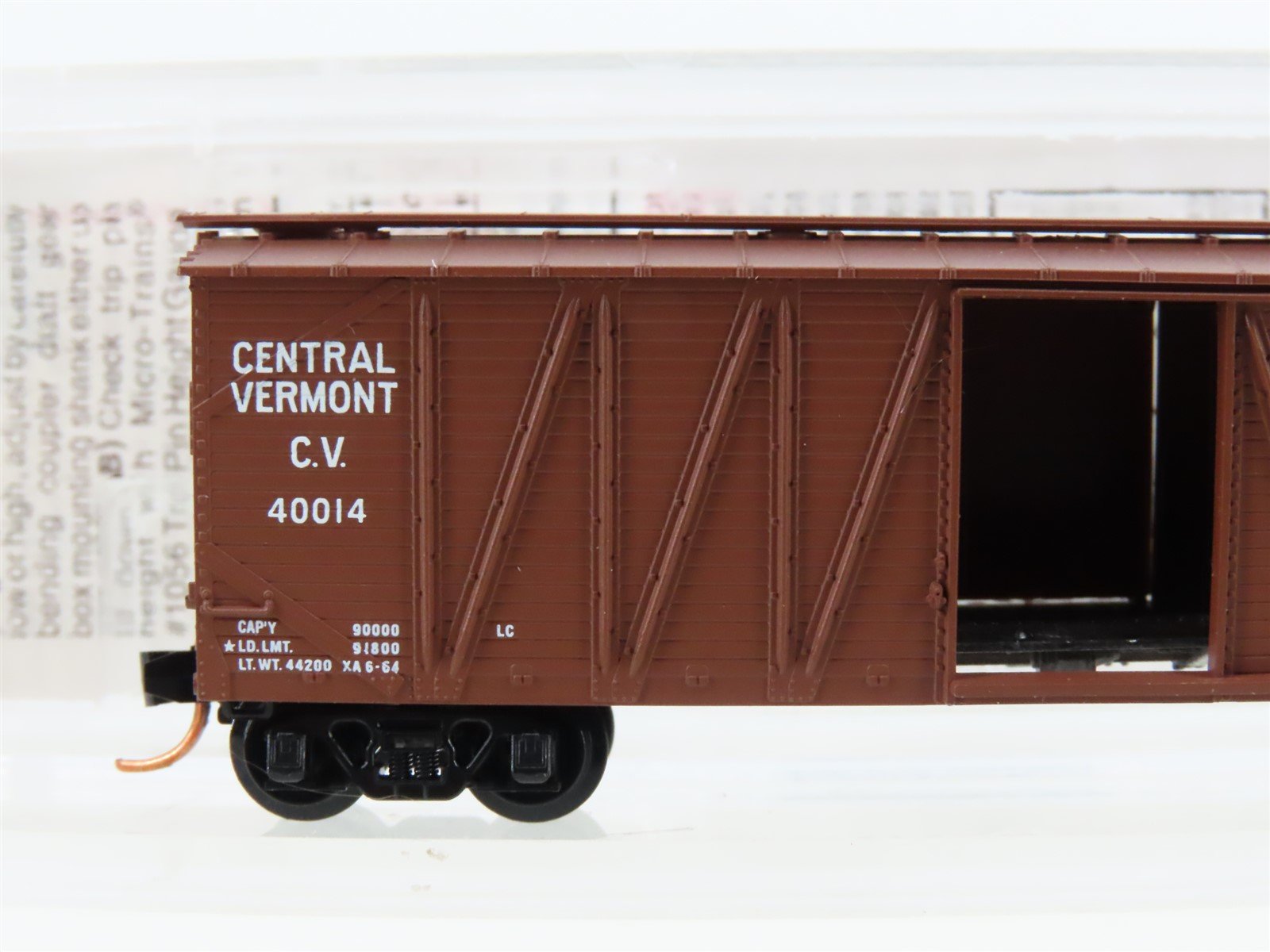 N Scale Micro-Trains MTL 28160 CV Central Vermont 40' Boxcar #40014
