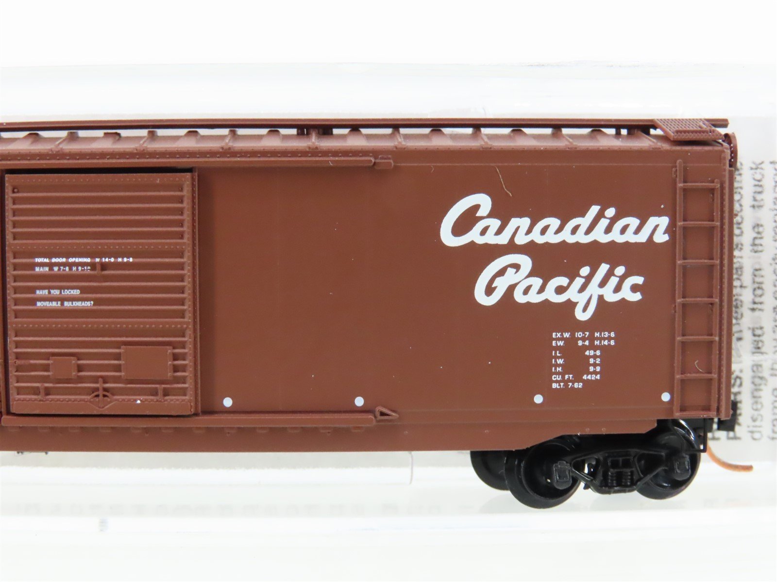 N Scale Micro-Trains 33140 CP Canadian Pacific 50' Standard Boxcar #49201