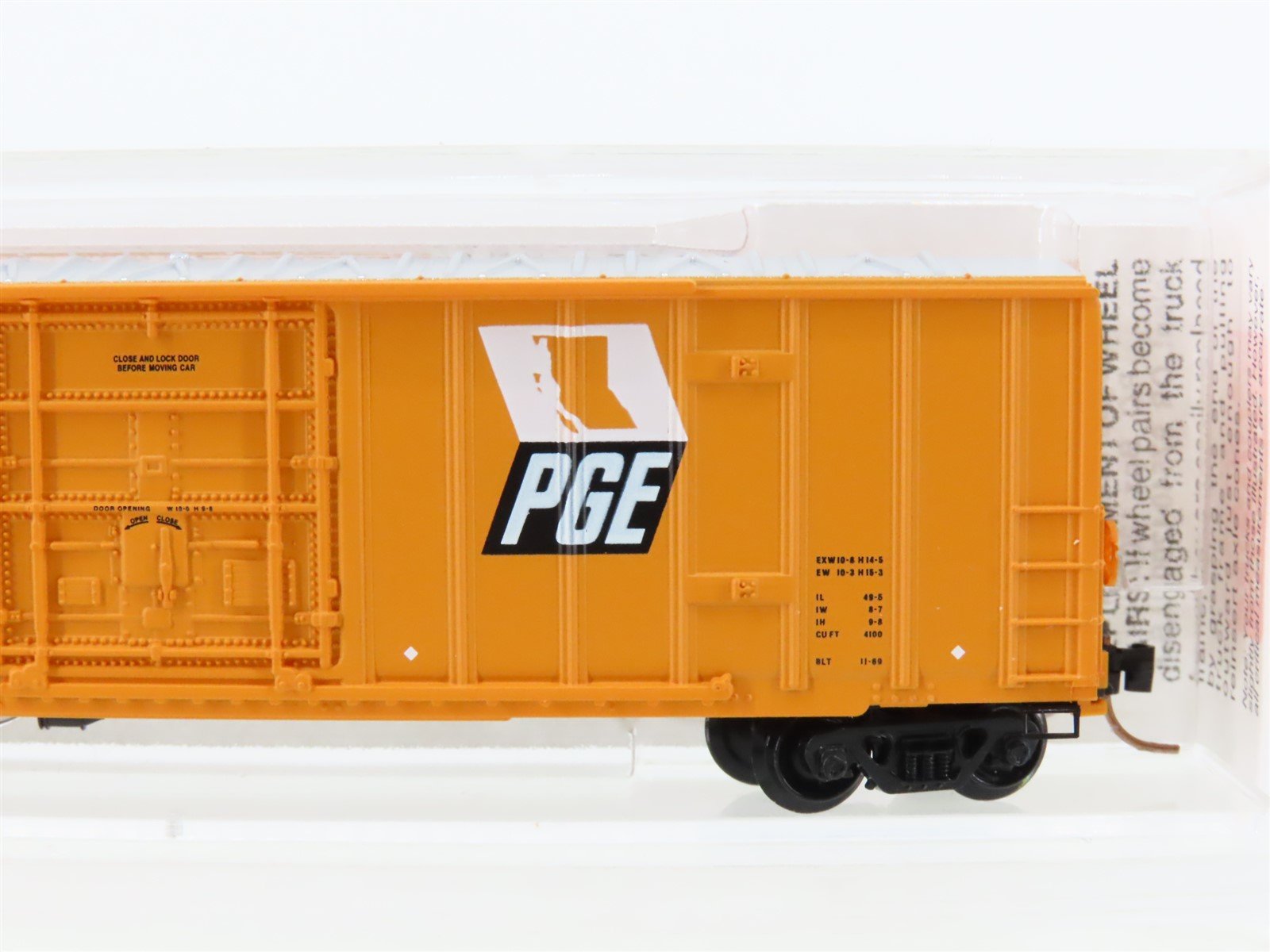 N Scale Micro-Trains 27280 PGE Pacific Great Eastern 50' Rib Side Boxcar #8027