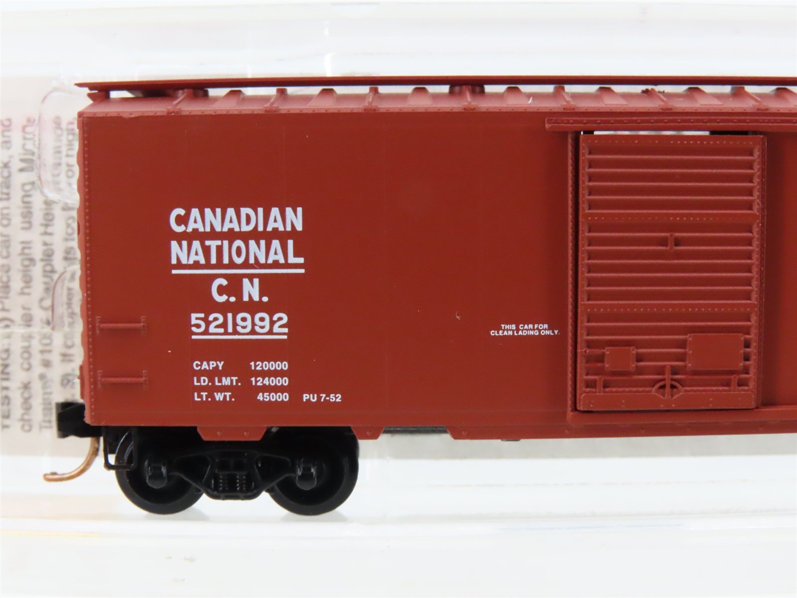 N Scale Micro-Trains 20206 CN Canadian National 40' Standard Boxcar #521992