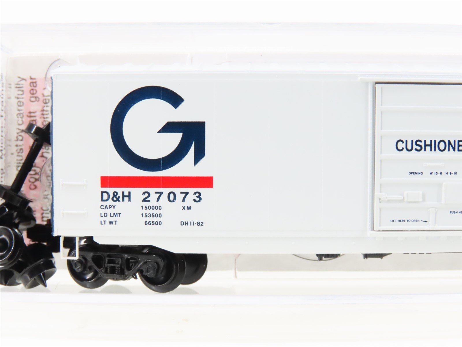 N Scale Micro-Trains 07700060 D&H Delaware & Hudson 50' Standard Boxcar #27073
