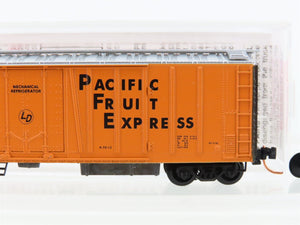 N Micro-Trains MTL 70010 PFE Pacific Fruit Express Mechanical Reefer #302113