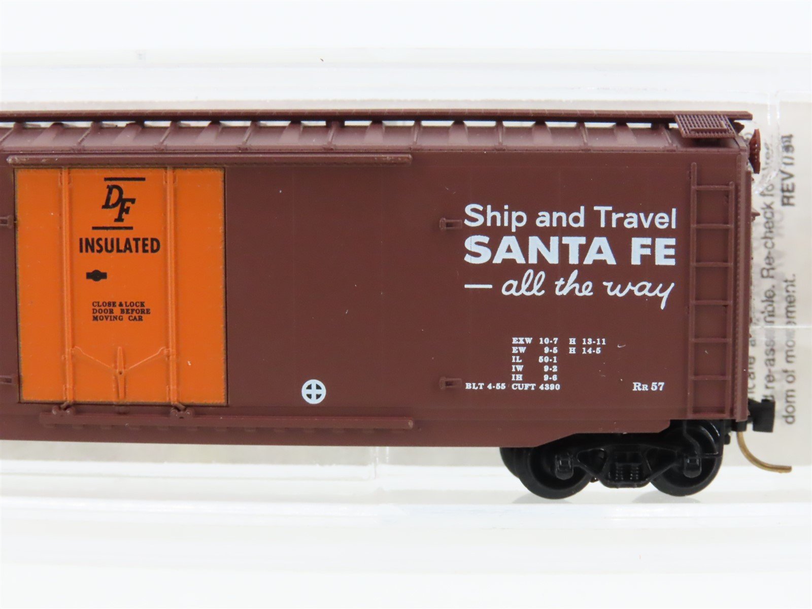N Scale Micro-Trains MTL 32050/4 SFRB Santa Fe 50' Plug Door Box Car #6181