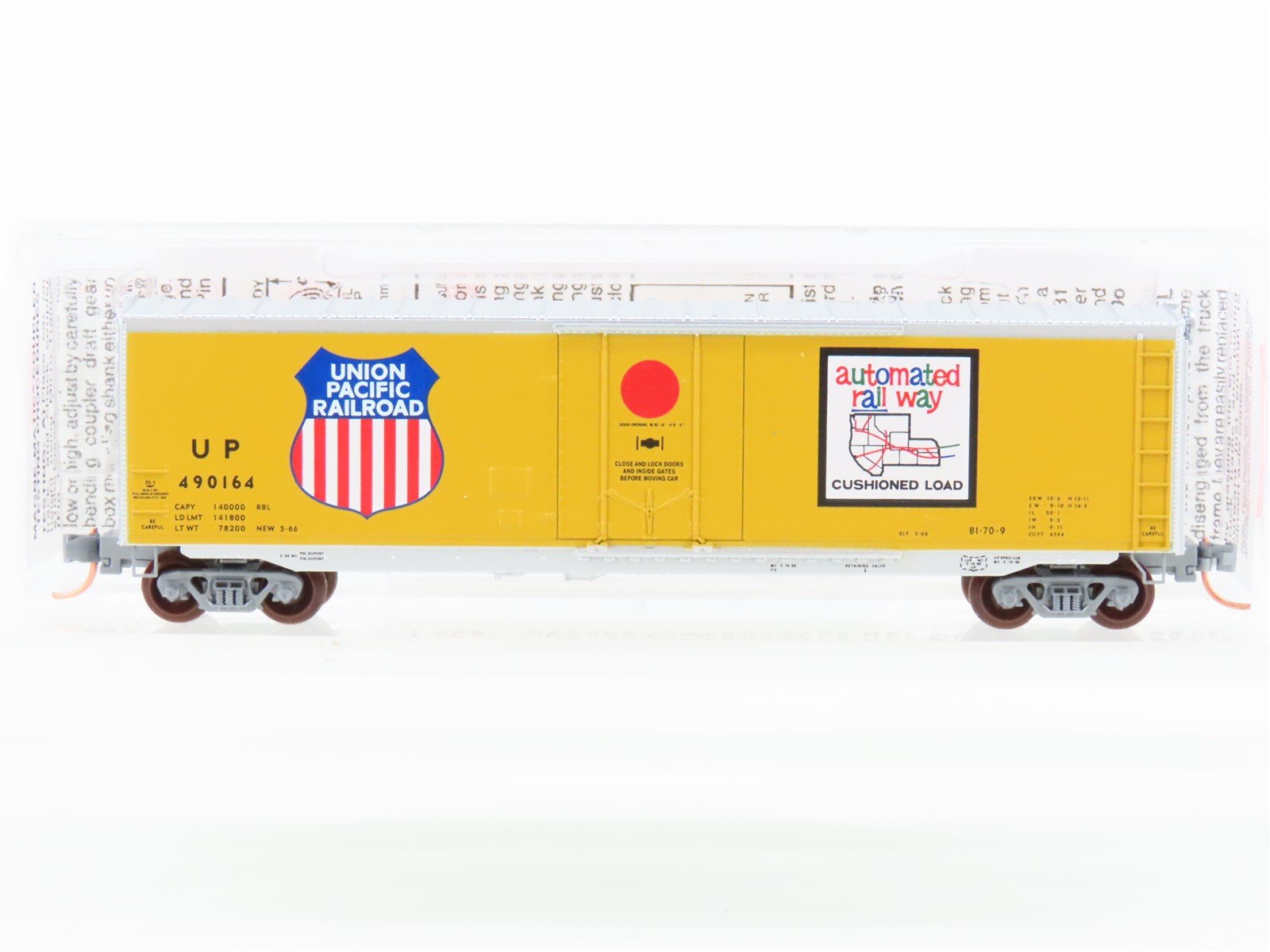 N Scale Micro-Trains MTL 38280 UP Union Pacific 50' Plug Door Box Car #490164