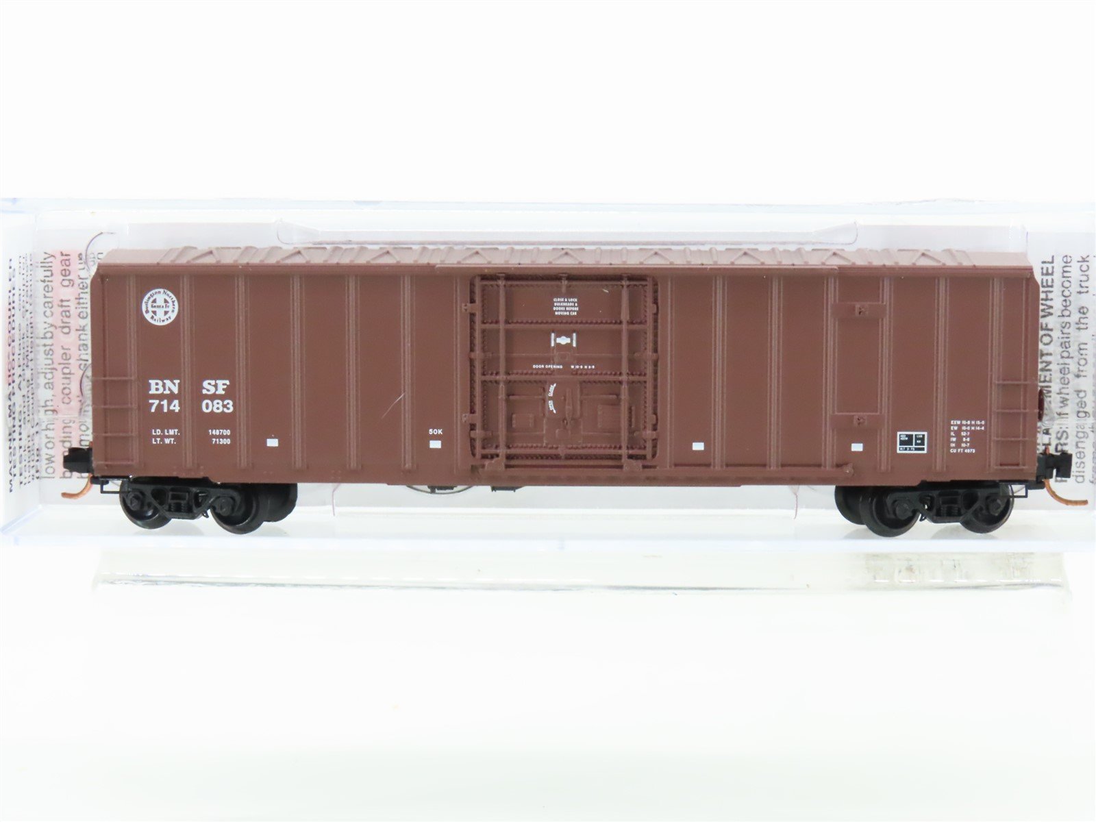 N Scale Micro-Trains MTL 02700300 BNSF Railway 50' Plug Door Box Car #714083