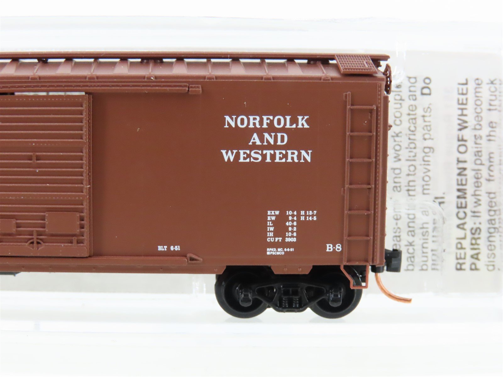 N Scale Micro-Trains MTL 20606 N&W Norfolk & Western Railroad 40' Box Car #44324