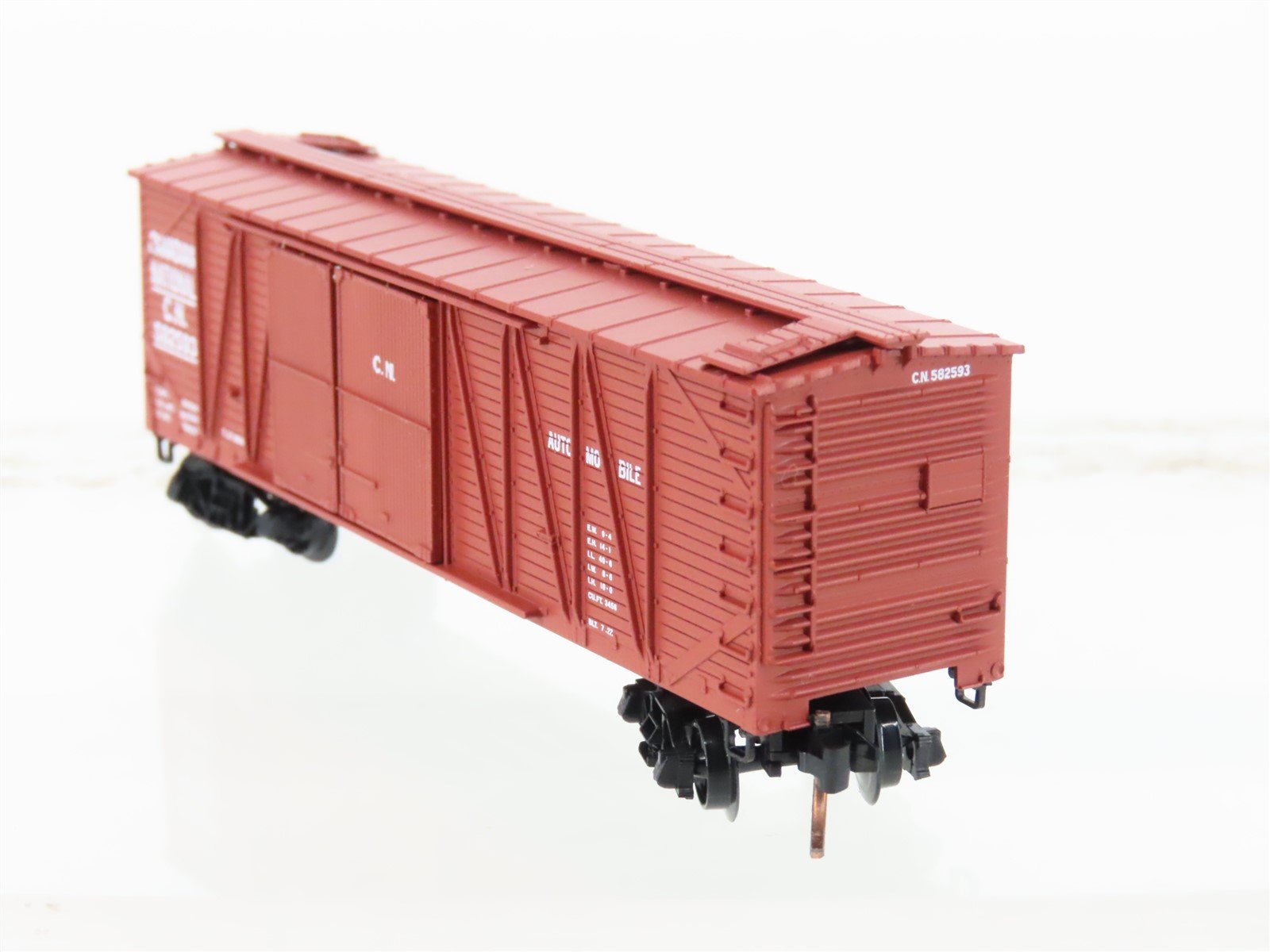 N Micro-Trains MTL 40010 CN Canadian National 40' Automobile Box Car #582593