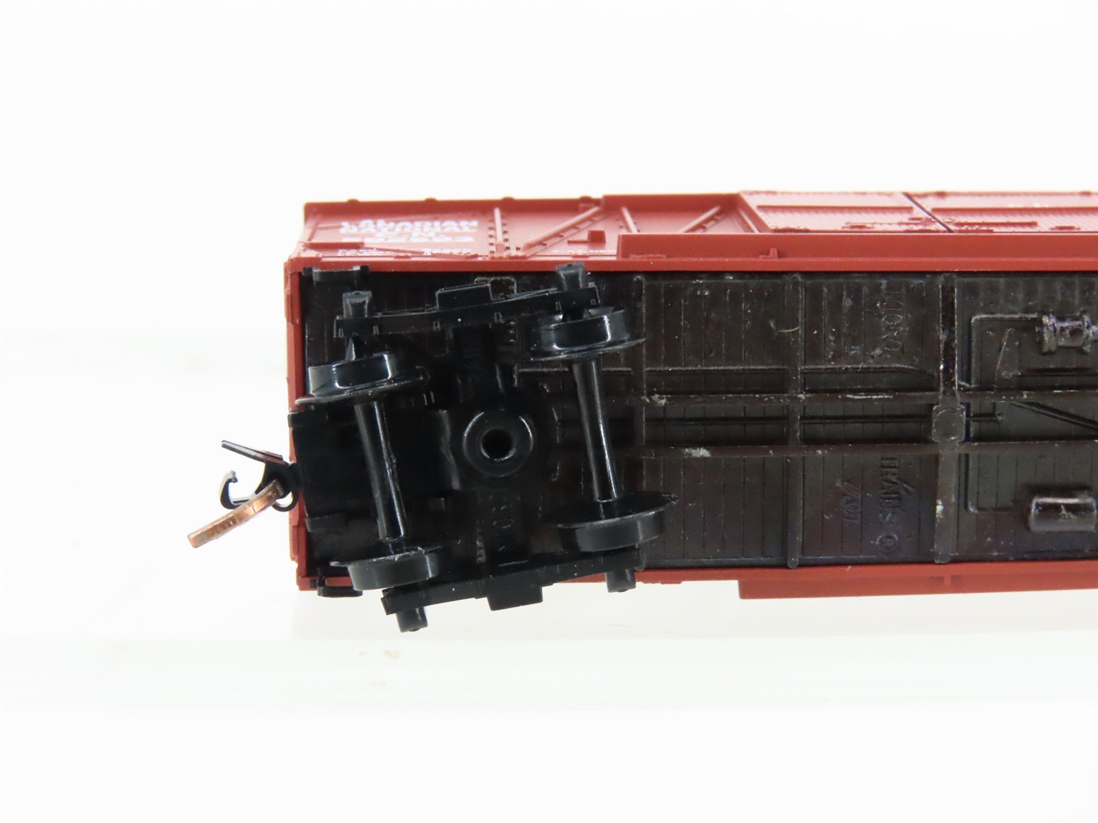 N Micro-Trains MTL 40010 CN Canadian National 40' Automobile Box Car #582593