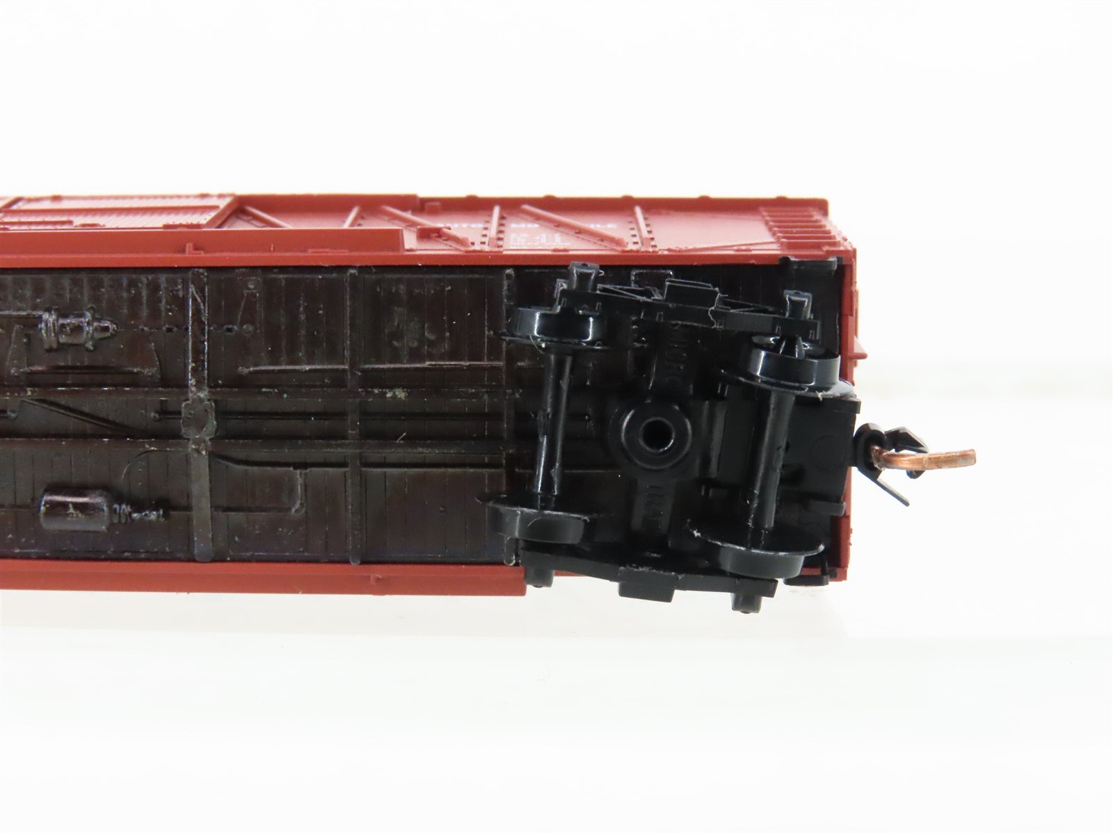 N Micro-Trains MTL 40010 CN Canadian National 40' Automobile Box Car #582593