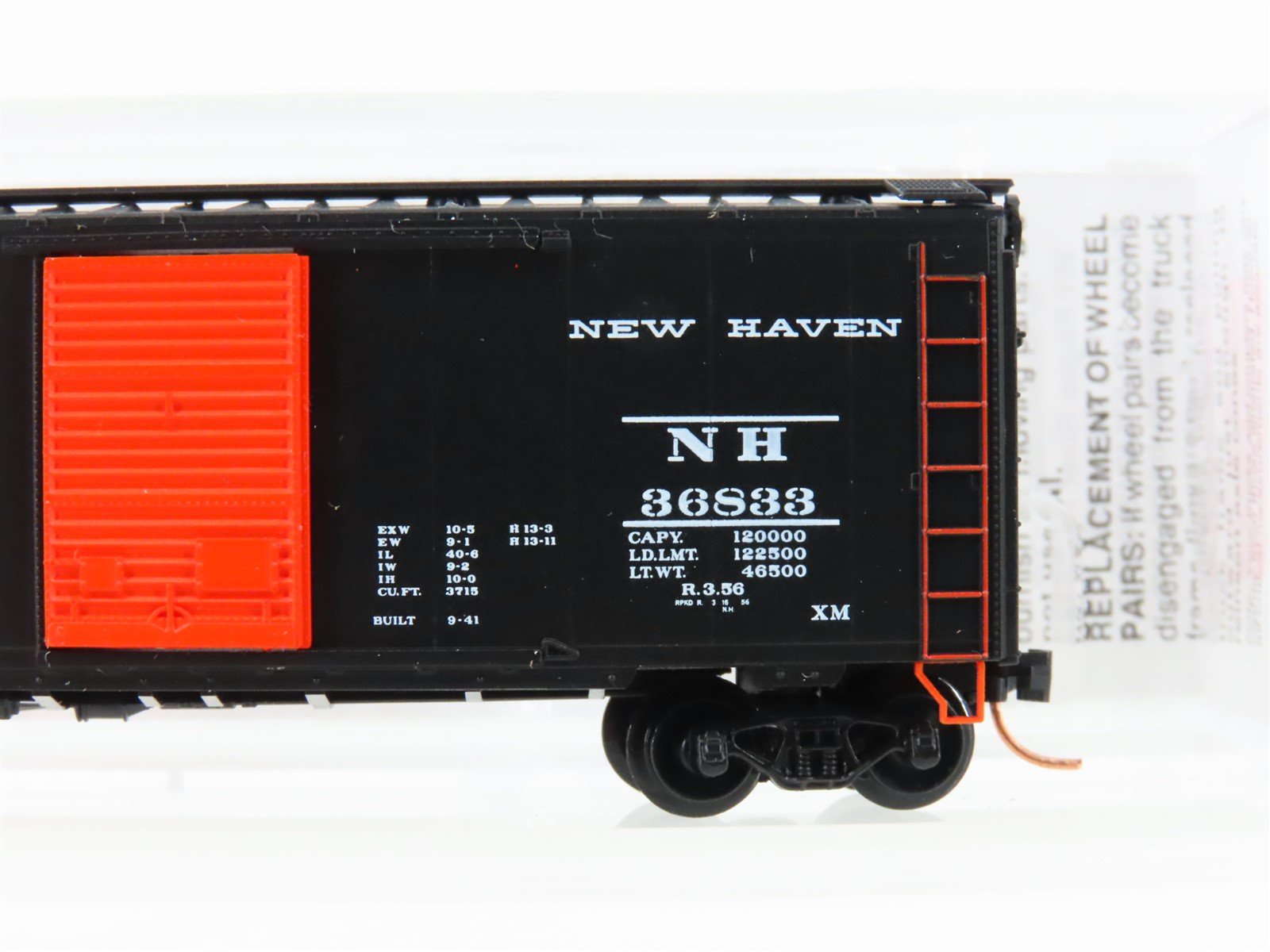 N Scale Micro-Trains MTL 20556 NH New Haven 40' Single Door Box Car #36833