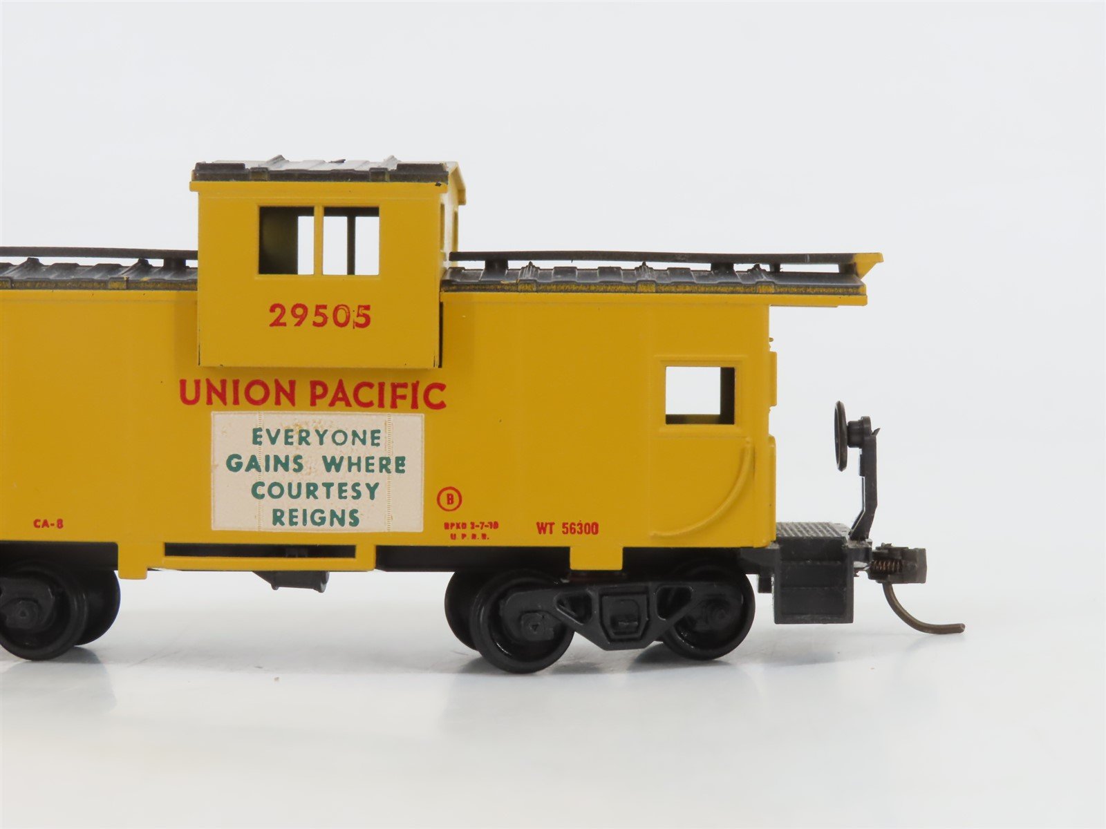 HO Scale Athearn 5368 UP Union Pacific Wide Vision Caboose #29505 - BUILT