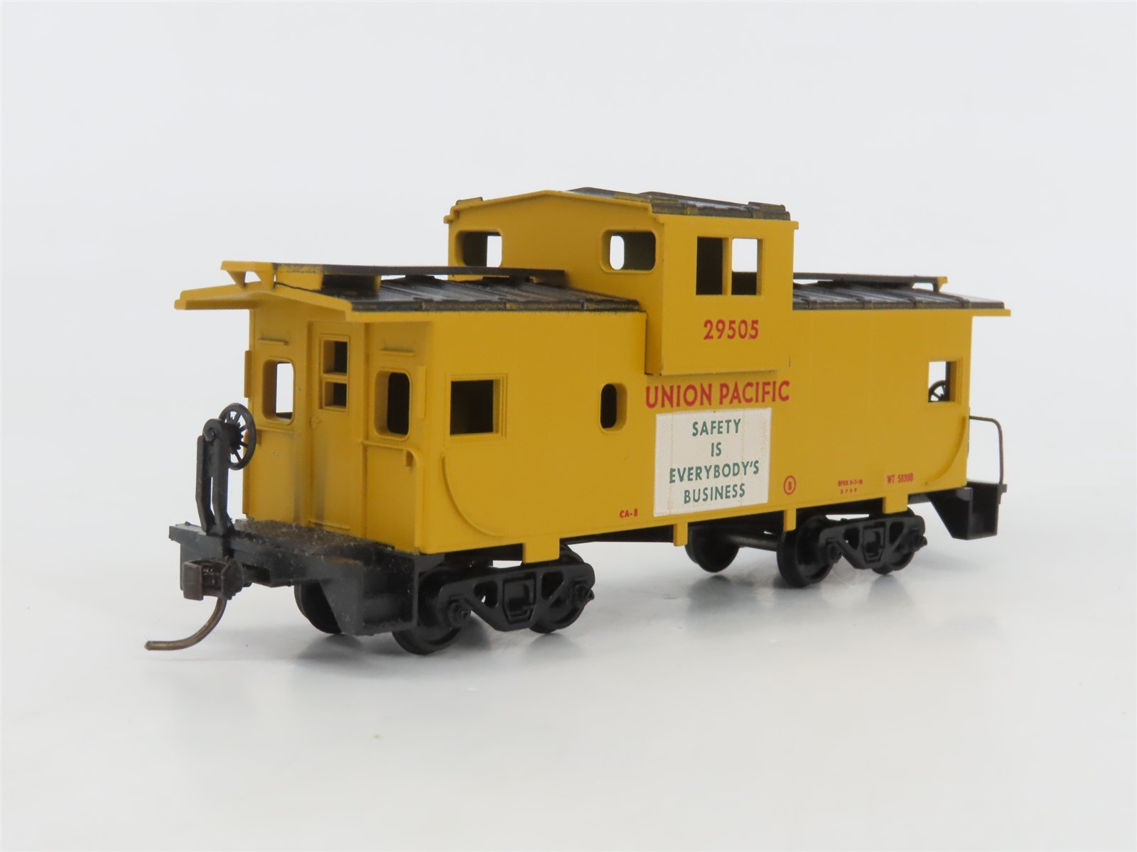 HO Scale Athearn 5368 UP Union Pacific Wide Vision Caboose #29505 - BUILT