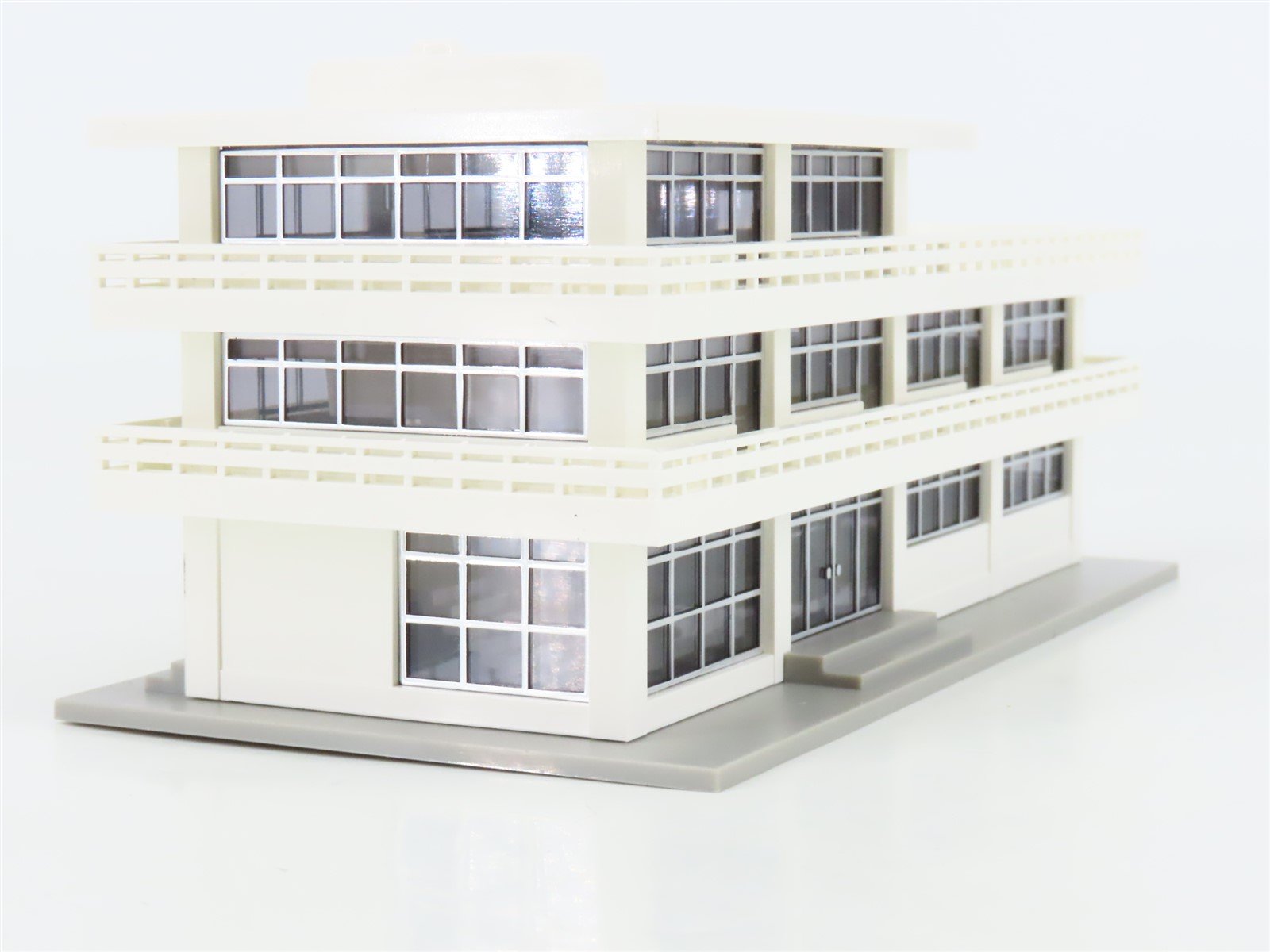 N 1/160 Scale TOMIX 4225 Railroad Office Building (White)