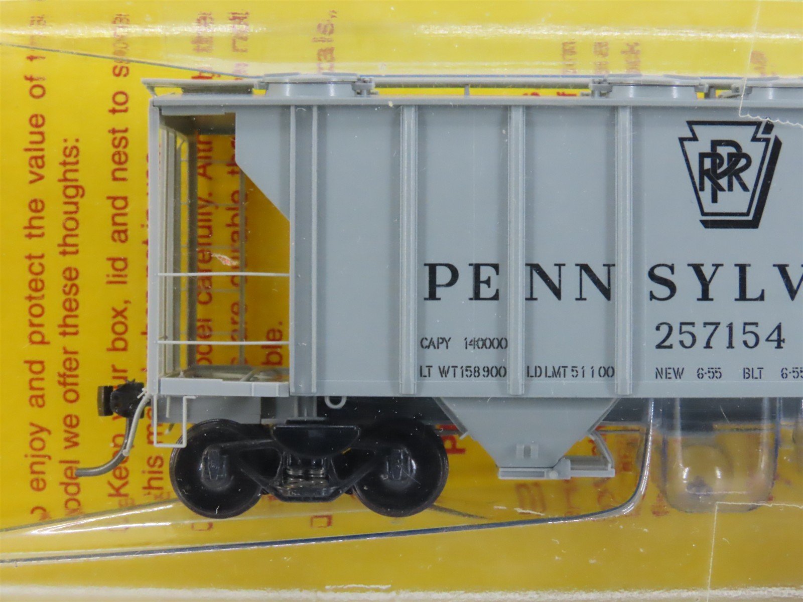 HO Scale Kadee 8311 PRR Pennsylvania 2-Bay PS-2 Covered Hopper # 257154 - SEALED