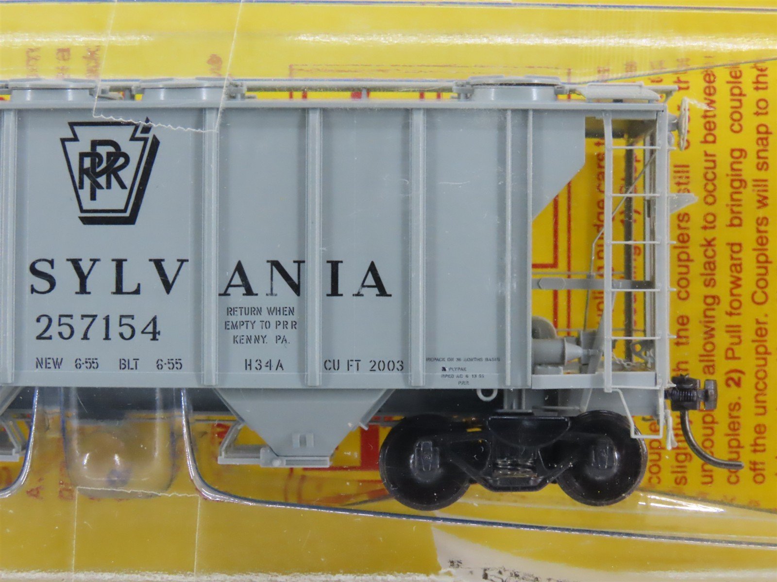 HO Scale Kadee 8311 PRR Pennsylvania 2-Bay PS-2 Covered Hopper # 257154 - SEALED