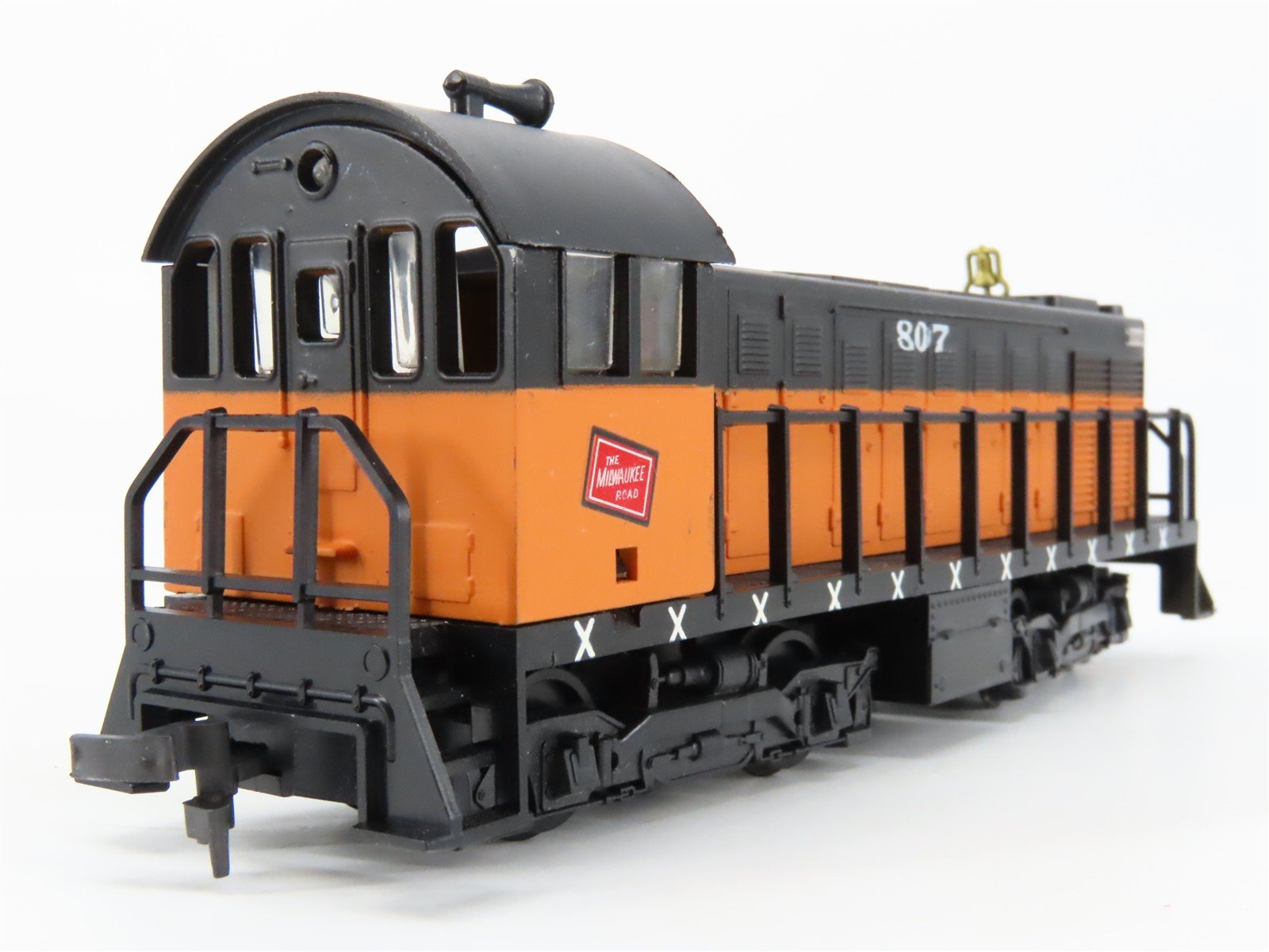 HO AHM 5010KD MILW Milwaukee ALCO/GE 1000HP Diesel Switcher #807 - Unpowered