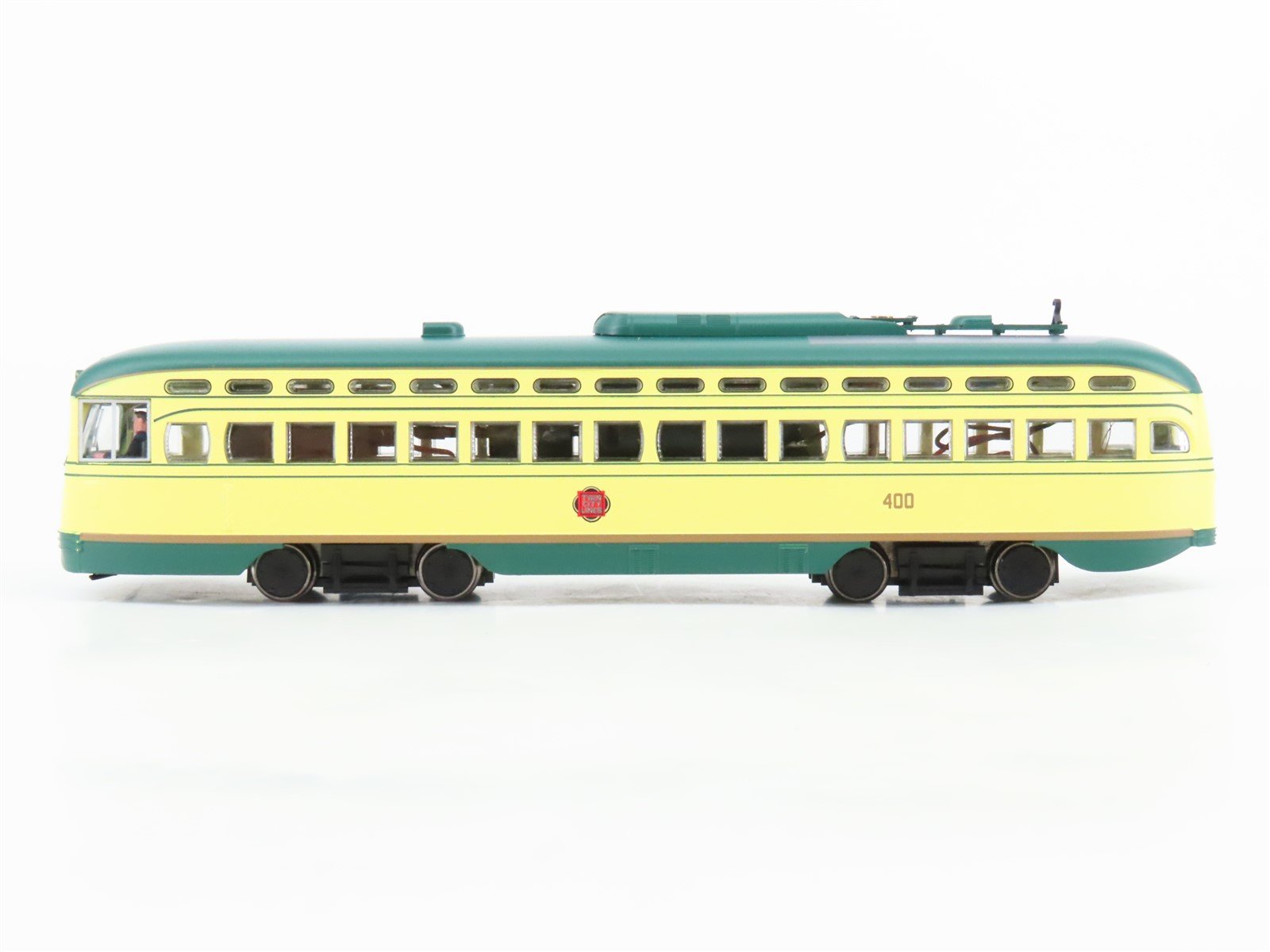 HO Scale Bowser Twin City Lines PCC Electric Streetcar #400
