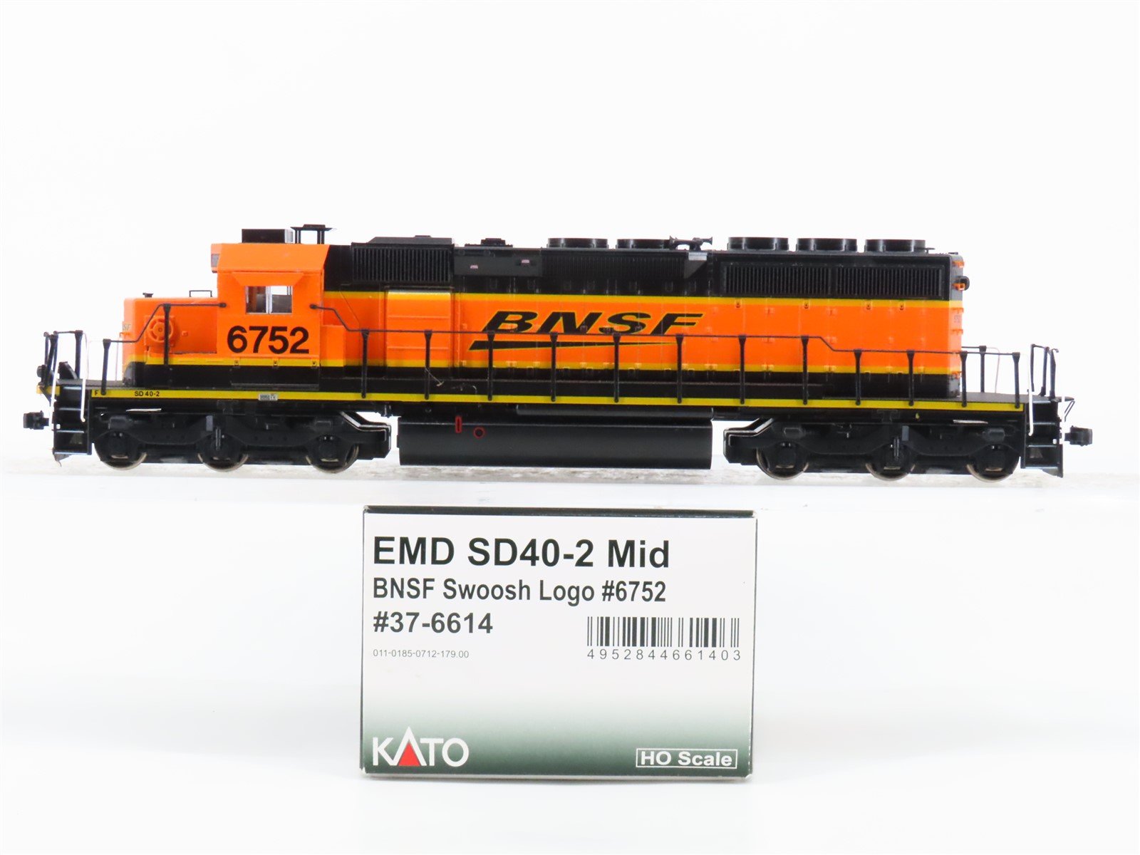 HO Scale KATO 37-6614 BNSF Railway SD40-2 Diesel Locomotive #6752