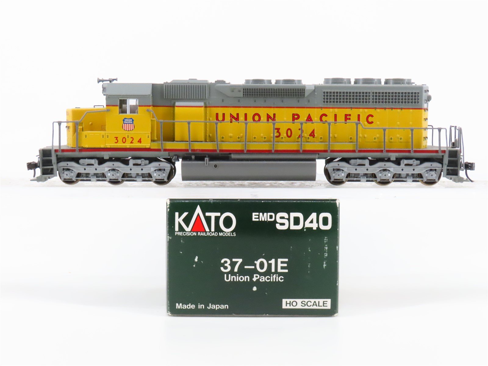 HO Scale KATO 37-01E UP Union Pacific SD40 Diesel Locomotive #3024