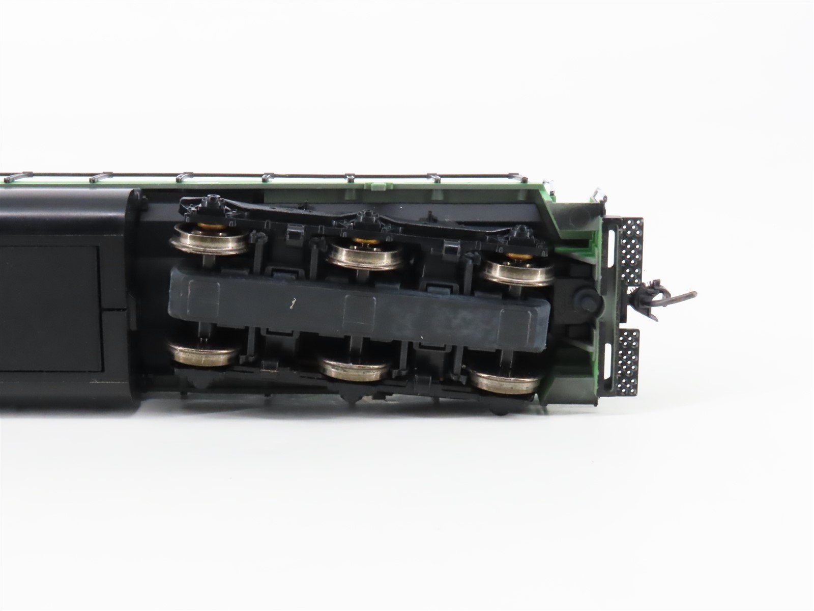 HO Scale KATO 37-014 BN Burlington Northern SD40 Diesel Locomotive #6338