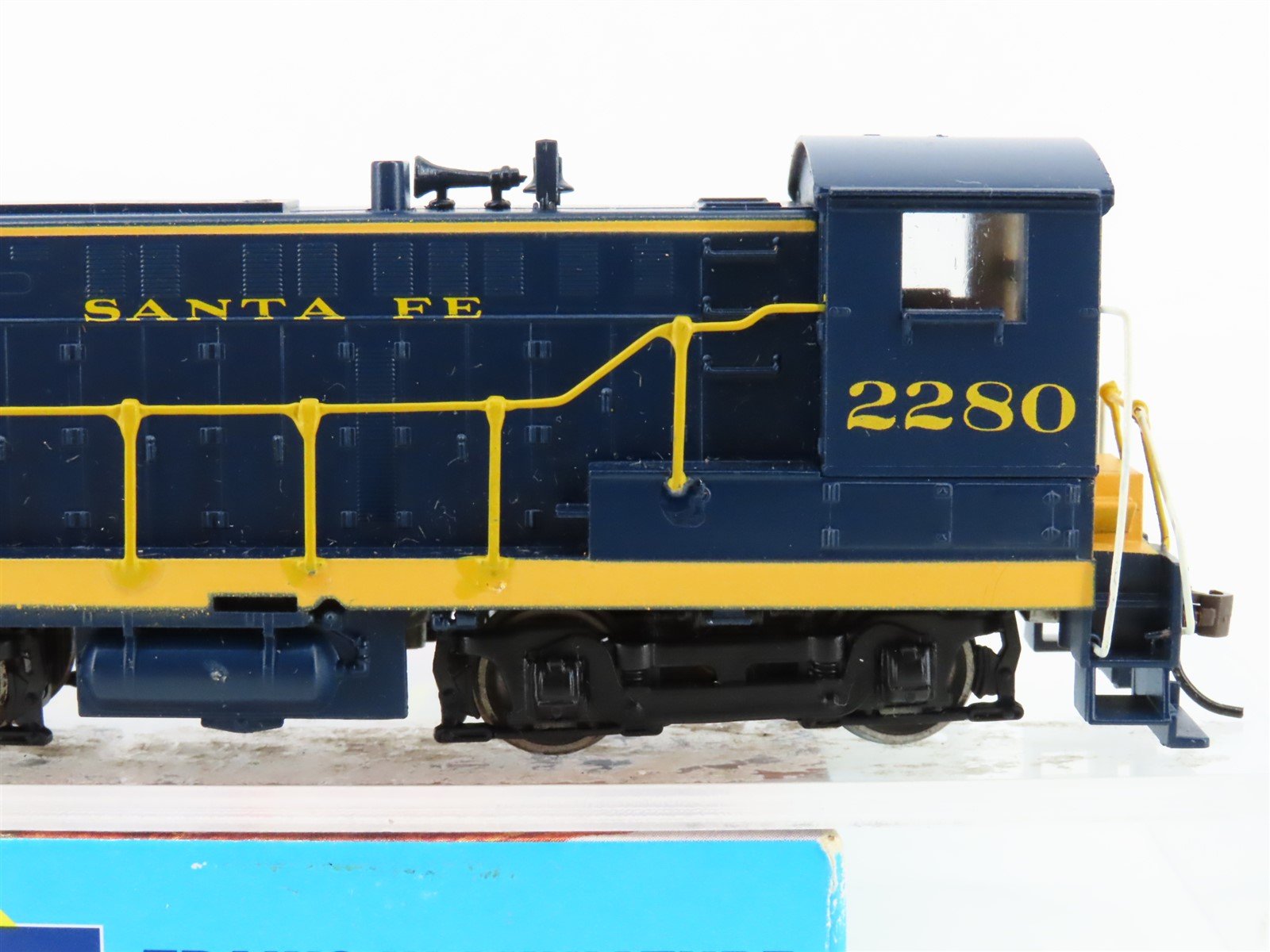 HO Scale Athearn 3701 ATSF Santa Fe S12 Diesel Locomotive #2280