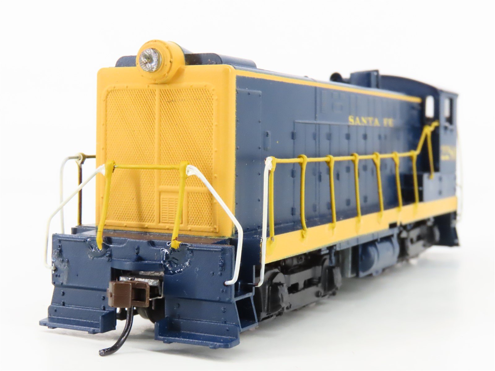 HO Scale Athearn 3701 ATSF Santa Fe S12 Diesel Locomotive #2280