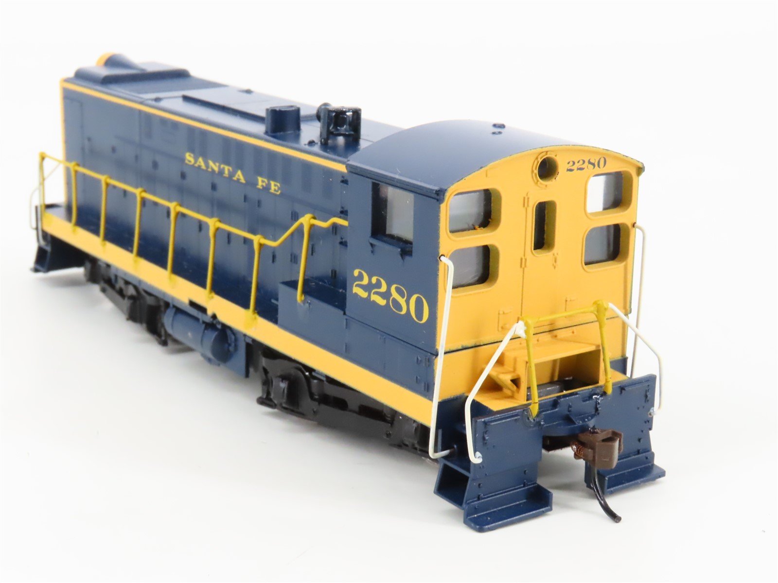 HO Scale Athearn 3701 ATSF Santa Fe S12 Diesel Locomotive #2280
