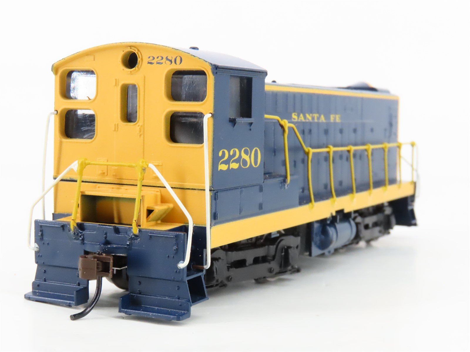 HO Scale Athearn 3701 ATSF Santa Fe S12 Diesel Locomotive #2280