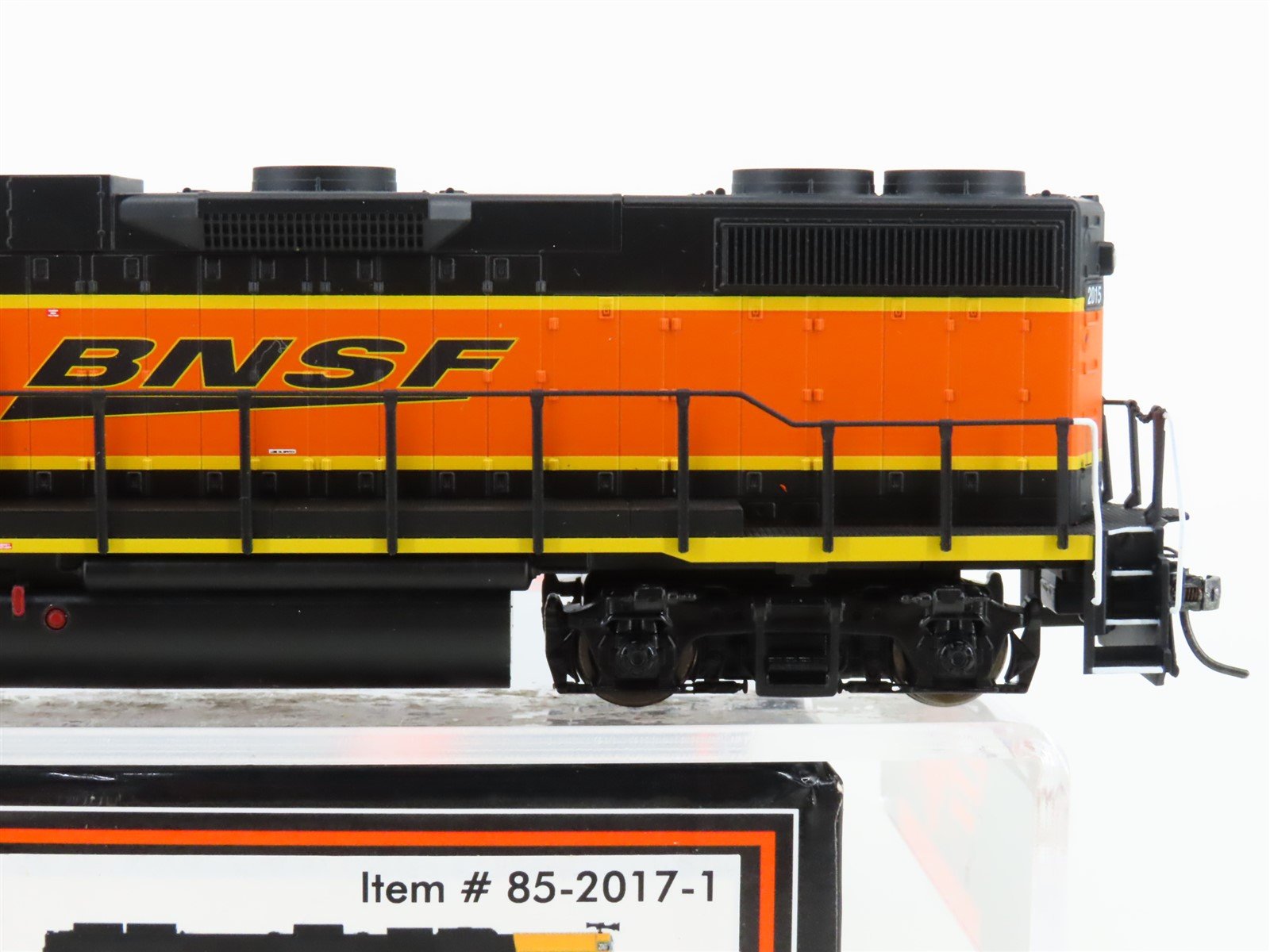 HO Scale MTH 85-2017-1 BNSF Railway GP38-2 Diesel Locomotive #2015 wDCC & Sound