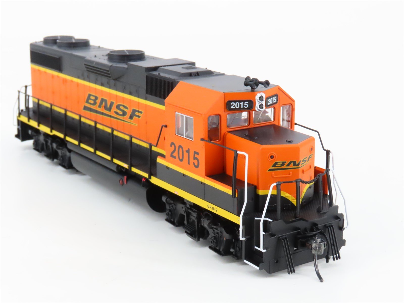 HO Scale MTH 85-2017-1 BNSF Railway GP38-2 Diesel Locomotive #2015 wDCC & Sound