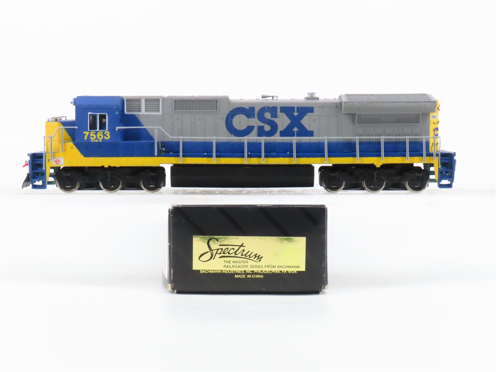 HO Scale Bachmann 85019 CSX Railway GE Dash 8-40C Diesel Locomotive #7563