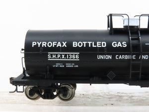 HO Scale Atlas 1064-1 SHPX Pyrofax Bottled Gas 11,000 Gallon Tank Car #1366