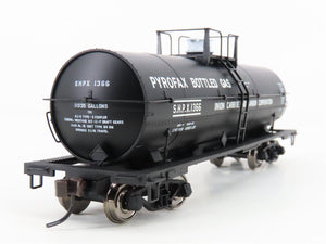 HO Scale Atlas 1064-1 SHPX Pyrofax Bottled Gas 11,000 Gallon Tank Car #1366