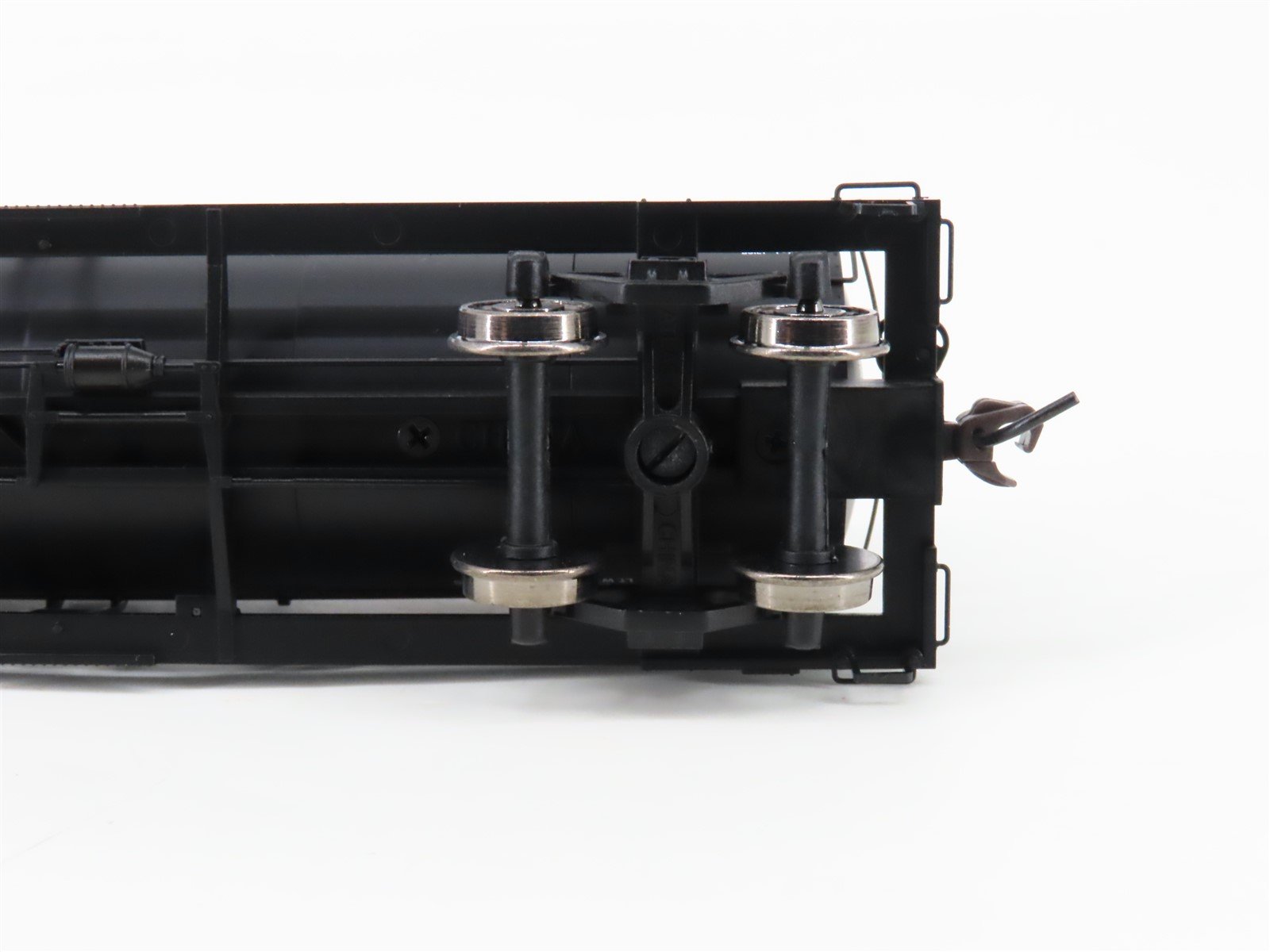 HO Scale Atlas 1064-1 SHPX Pyrofax Bottled Gas 11,000 Gallon Tank Car #1366