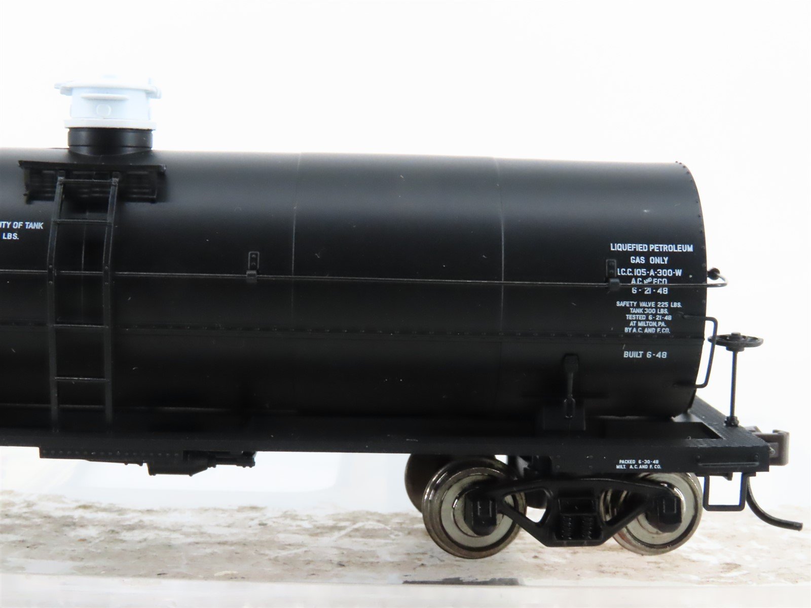 HO Scale Atlas 1031-2 CDLX California Dispatch Line 11,000 Gallon Tank Car #1528