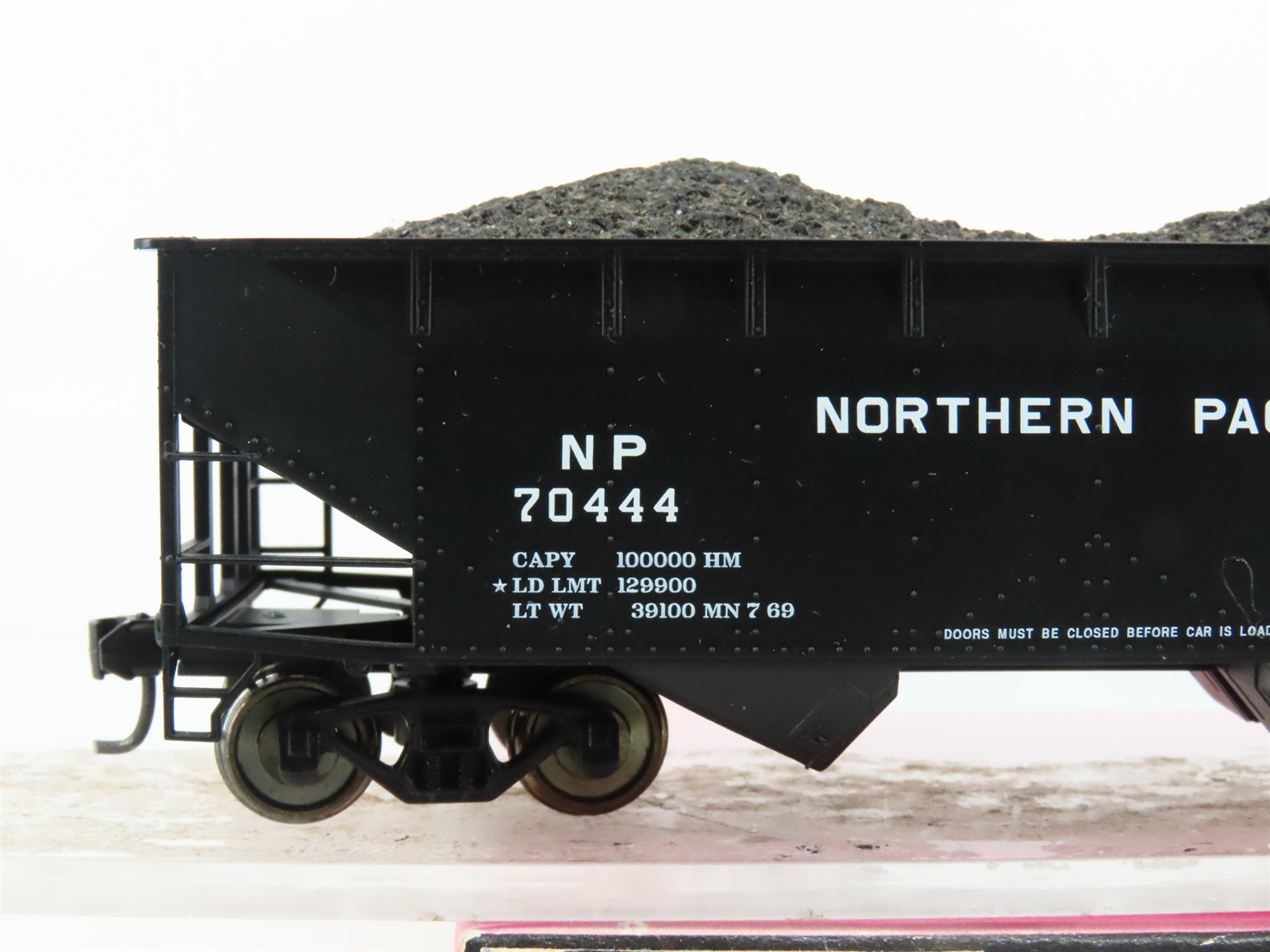 HO Scale Atlas 1859 NP Northern Pacific Railroad 2-Bay Offset Side Hopper #70444