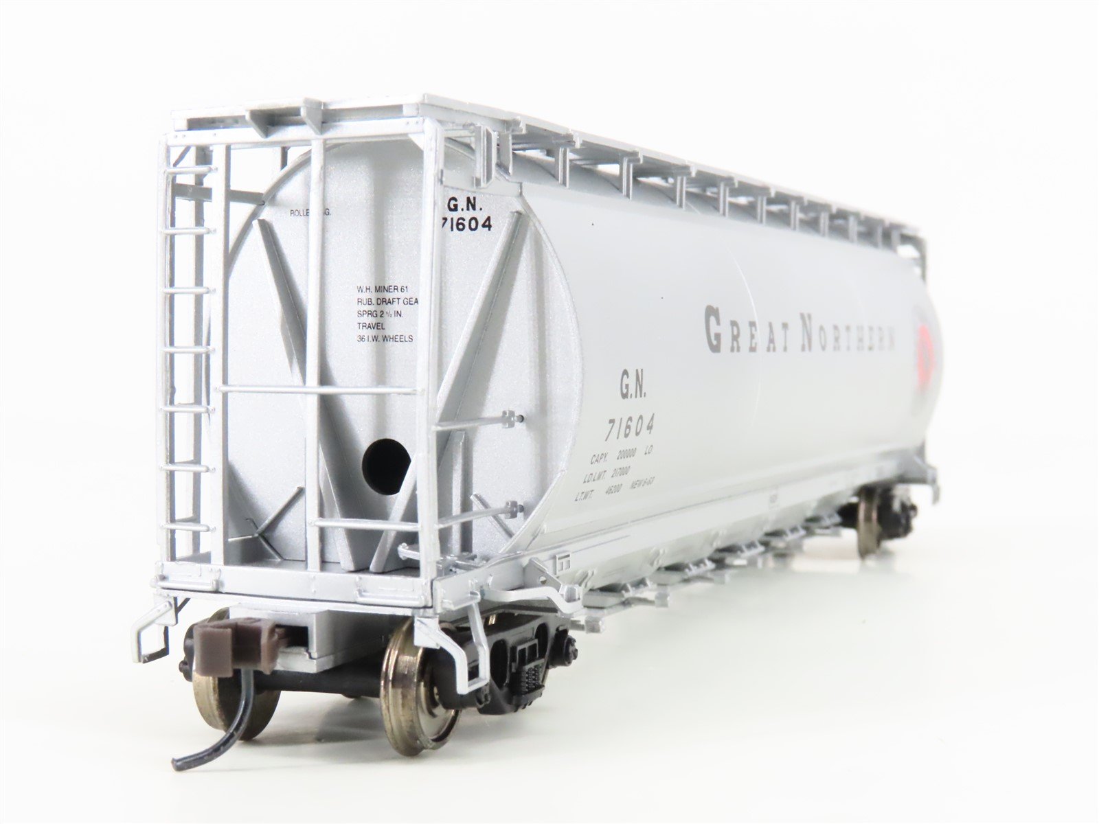 HO Scale Atlas #1962-1 GN Great Northern Railway 6-Bay Cylindrical Hopper #71604
