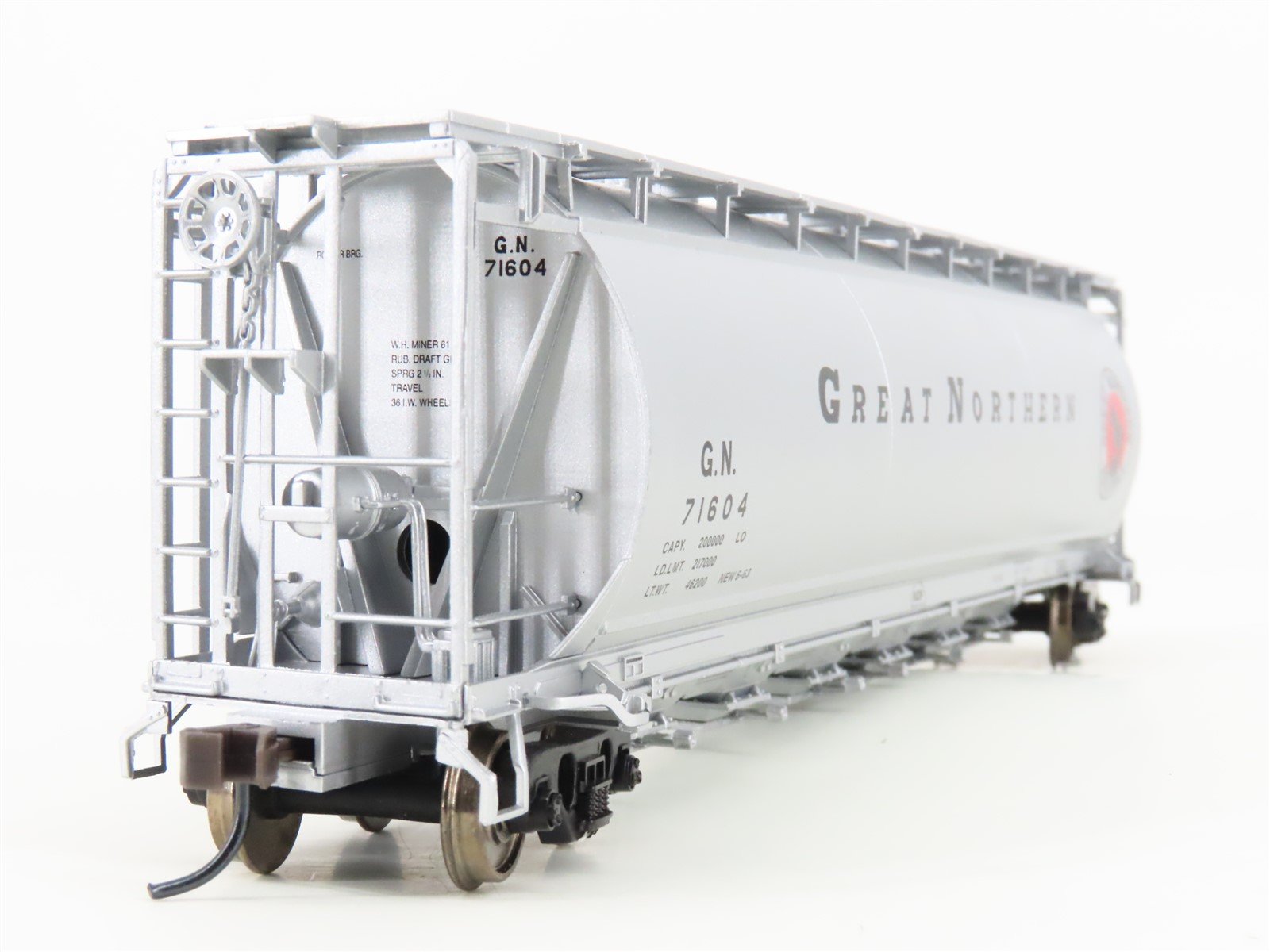 HO Scale Atlas #1962-1 GN Great Northern Railway 6-Bay Cylindrical Hopper #71604
