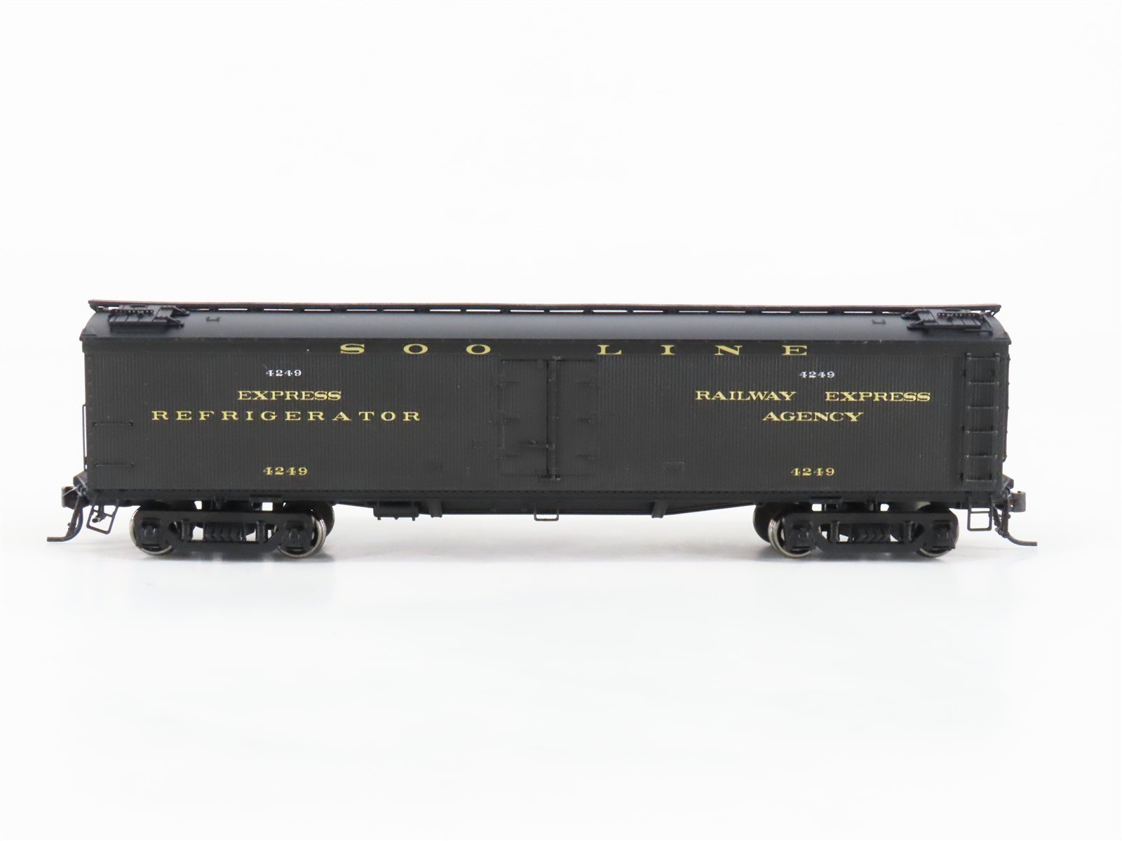 HO Scale Broadway Limited Imports SOO Line Express Reefer #4249