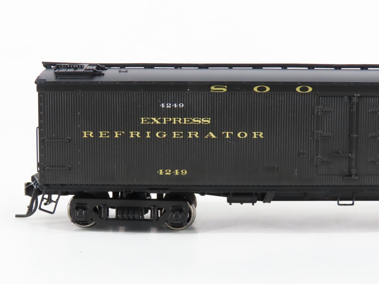 HO Scale Broadway Limited Imports SOO Line Express Reefer #4249