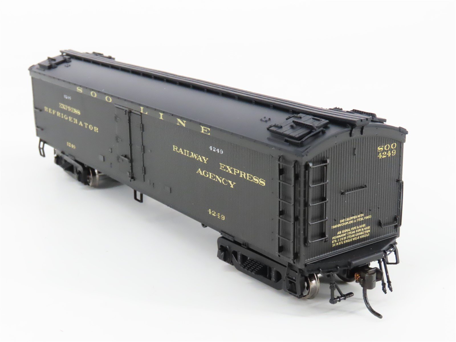 HO Scale Broadway Limited Imports SOO Line Express Reefer #4249