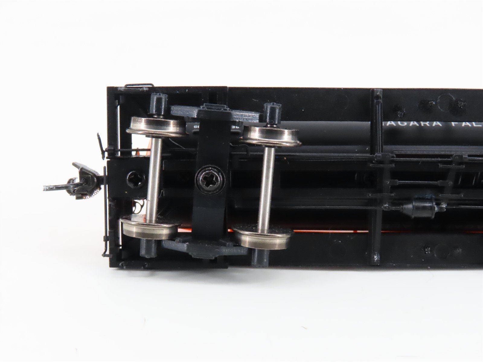 HO Scale Broadway Limited Imports 6122 HOKX Hooker Chemicals Tank Car #643