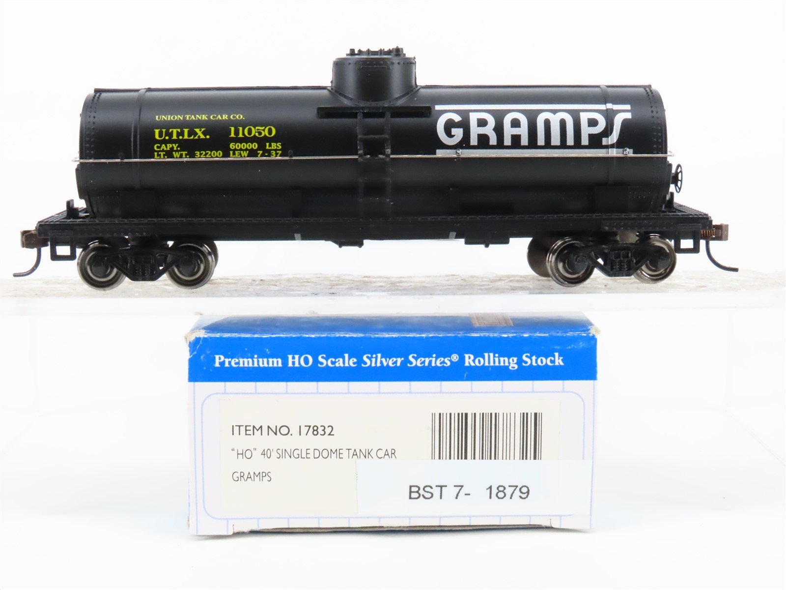 HO Scale Bachmann Silver Series 17832 UTLX Gramps 40' Single Dome Tank Car 11050
