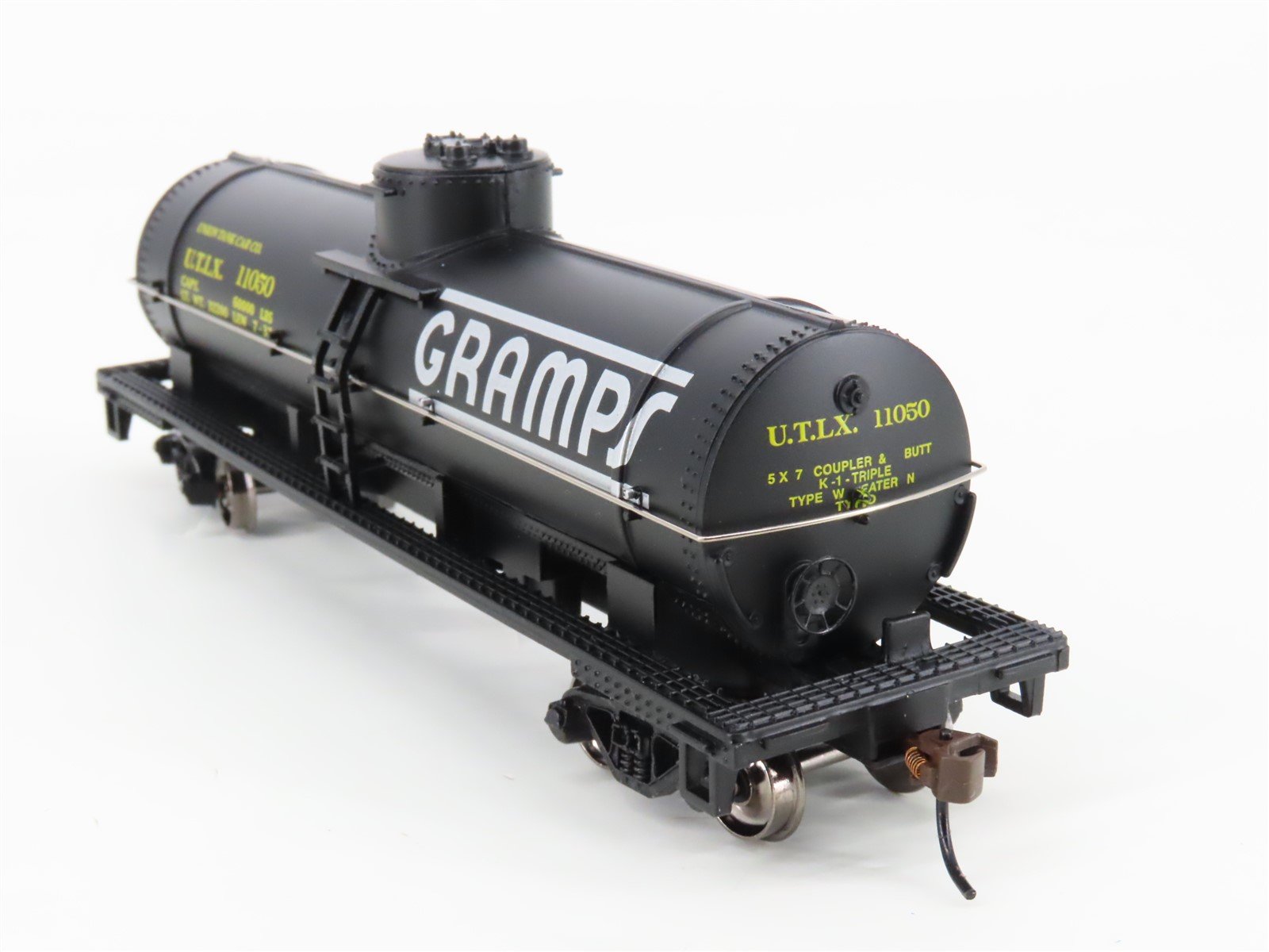 HO Scale Bachmann Silver Series 17832 UTLX Gramps 40' Single Dome Tank Car 11050