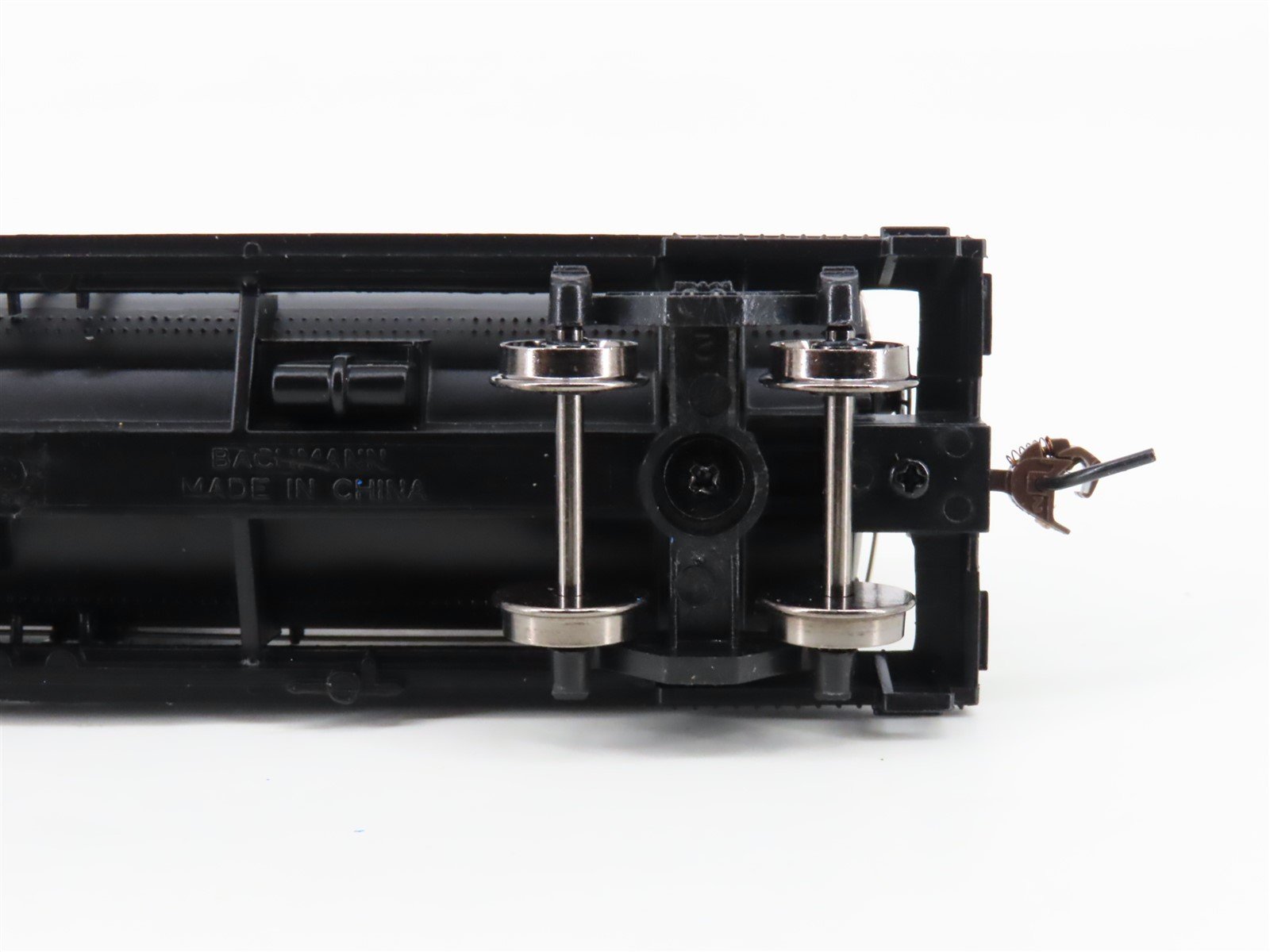 HO Scale Bachmann Silver Series 17832 UTLX Gramps 40' Single Dome Tank Car 11050