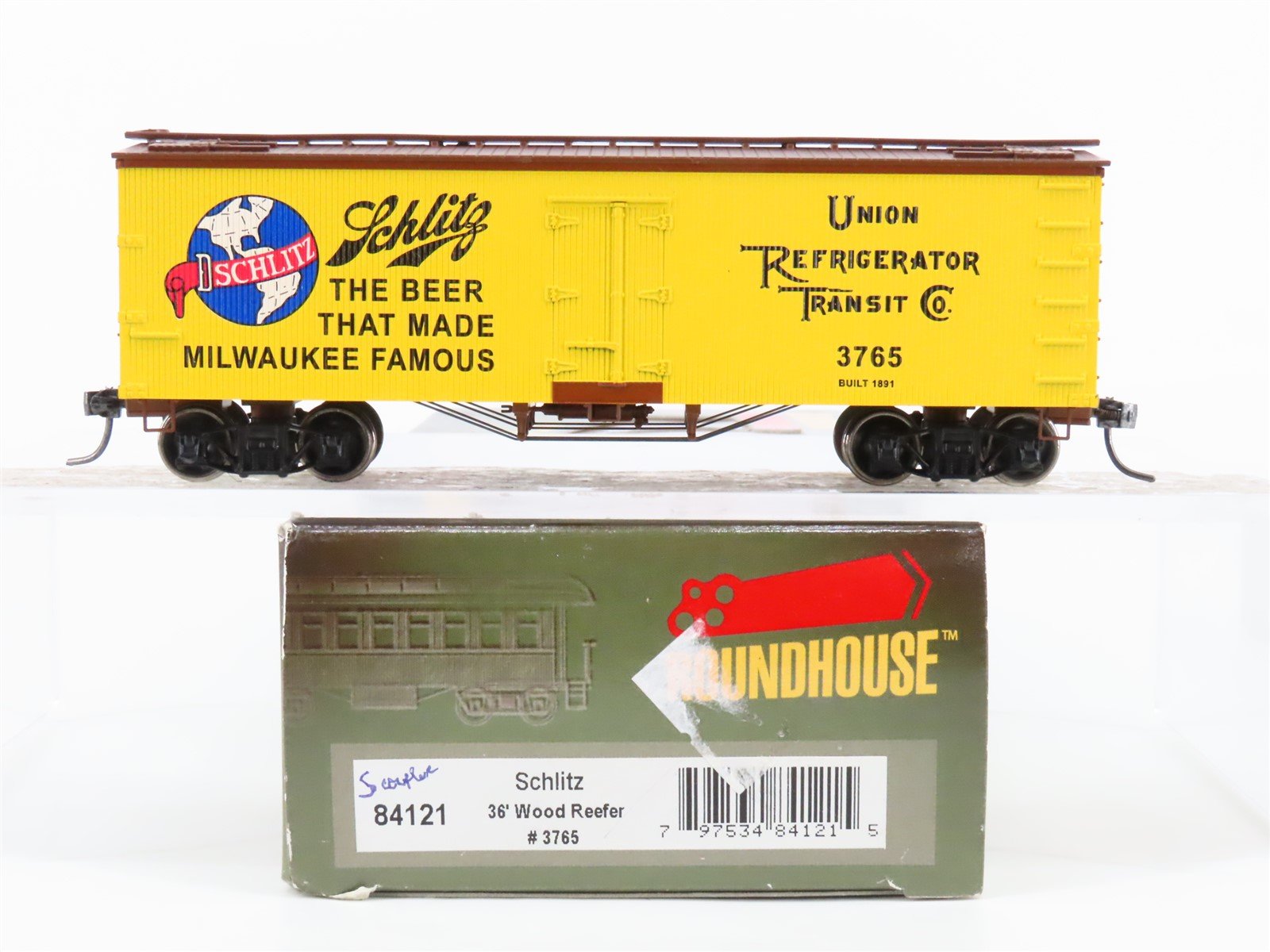 HO Scale Roundhouse 84121 URTC Schlitz 36' Wood Reefer #3765