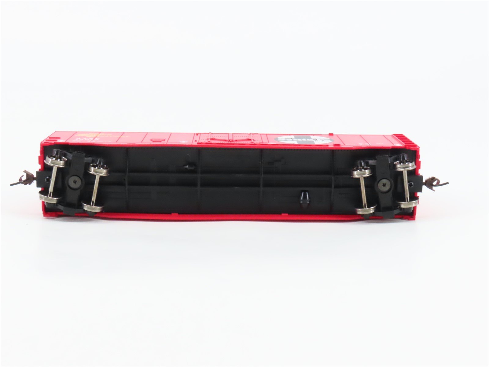 HO Scale Bachmann Silver Series 18002 ATSF Santa Fe 50' Plug Door Box Car #15913